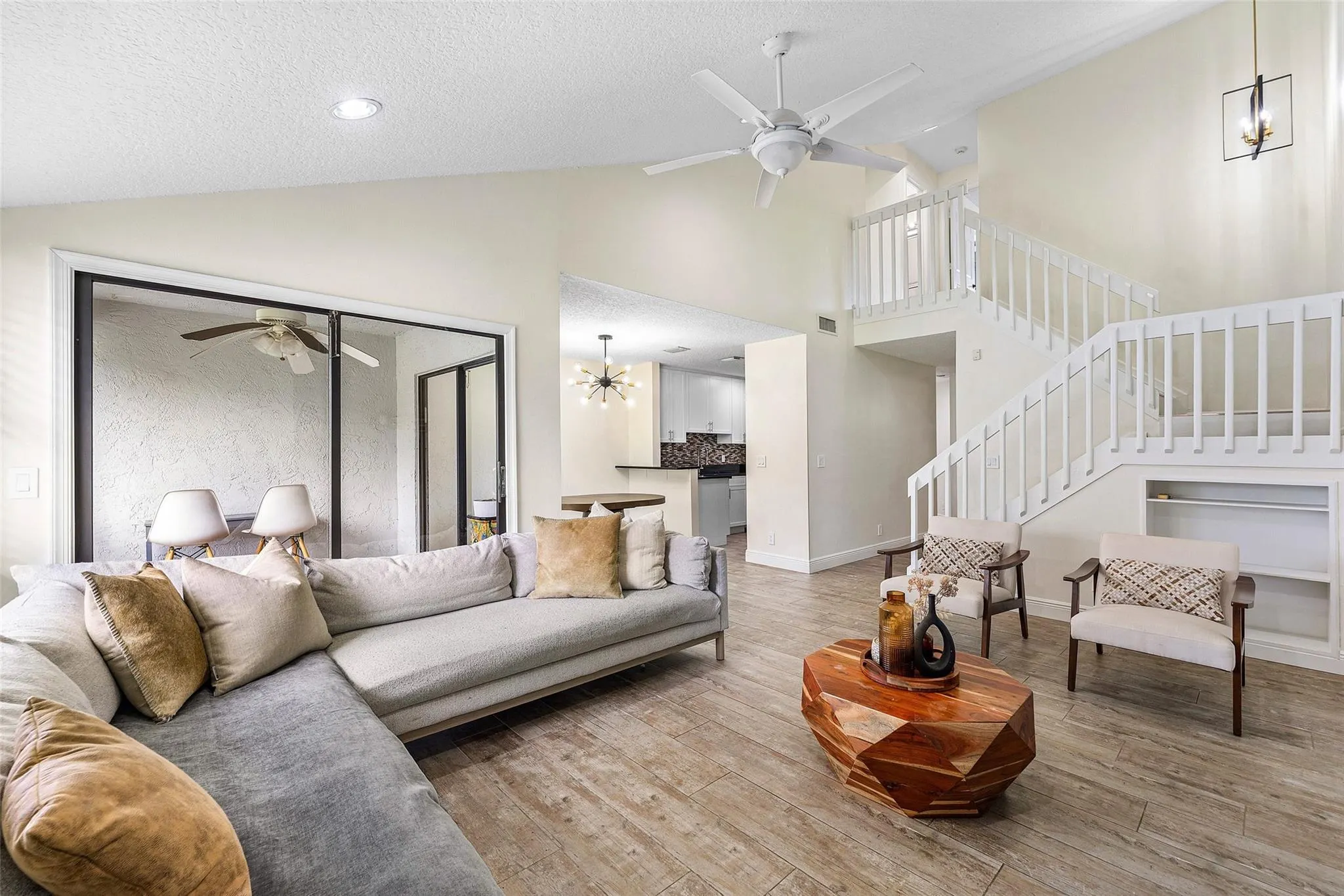 1525 E Woodbridge Lakes Cir, #1525
