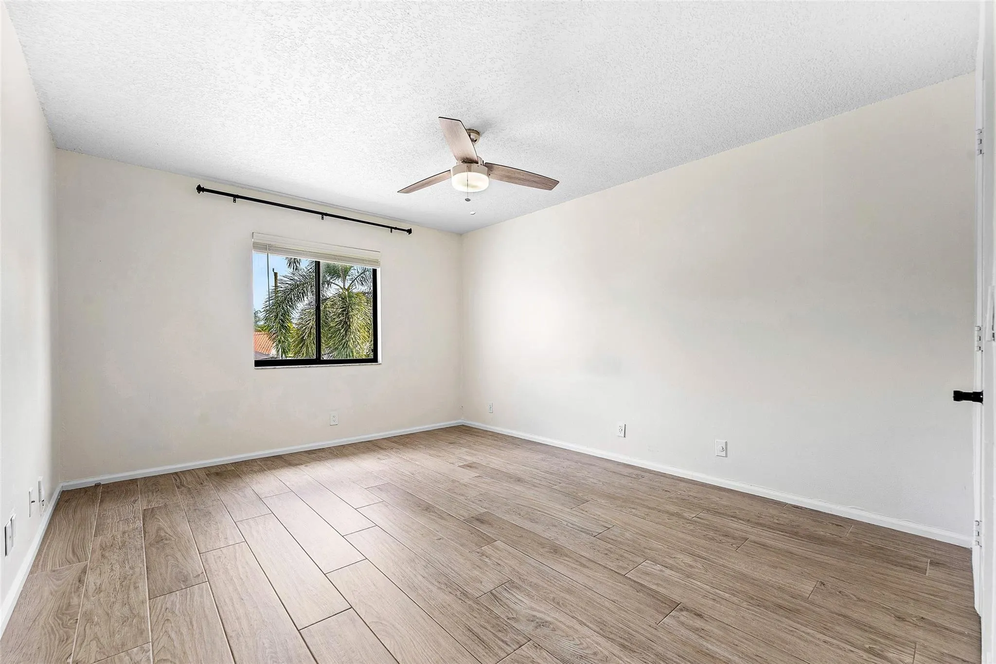 1525 E Woodbridge Lakes Cir, #1525
