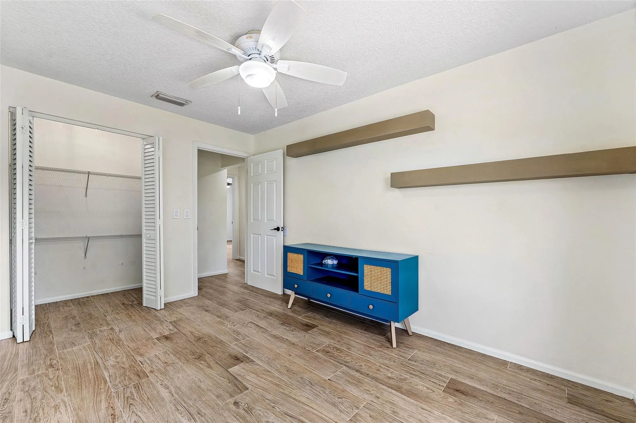 1525 E Woodbridge Lakes Cir, #1525