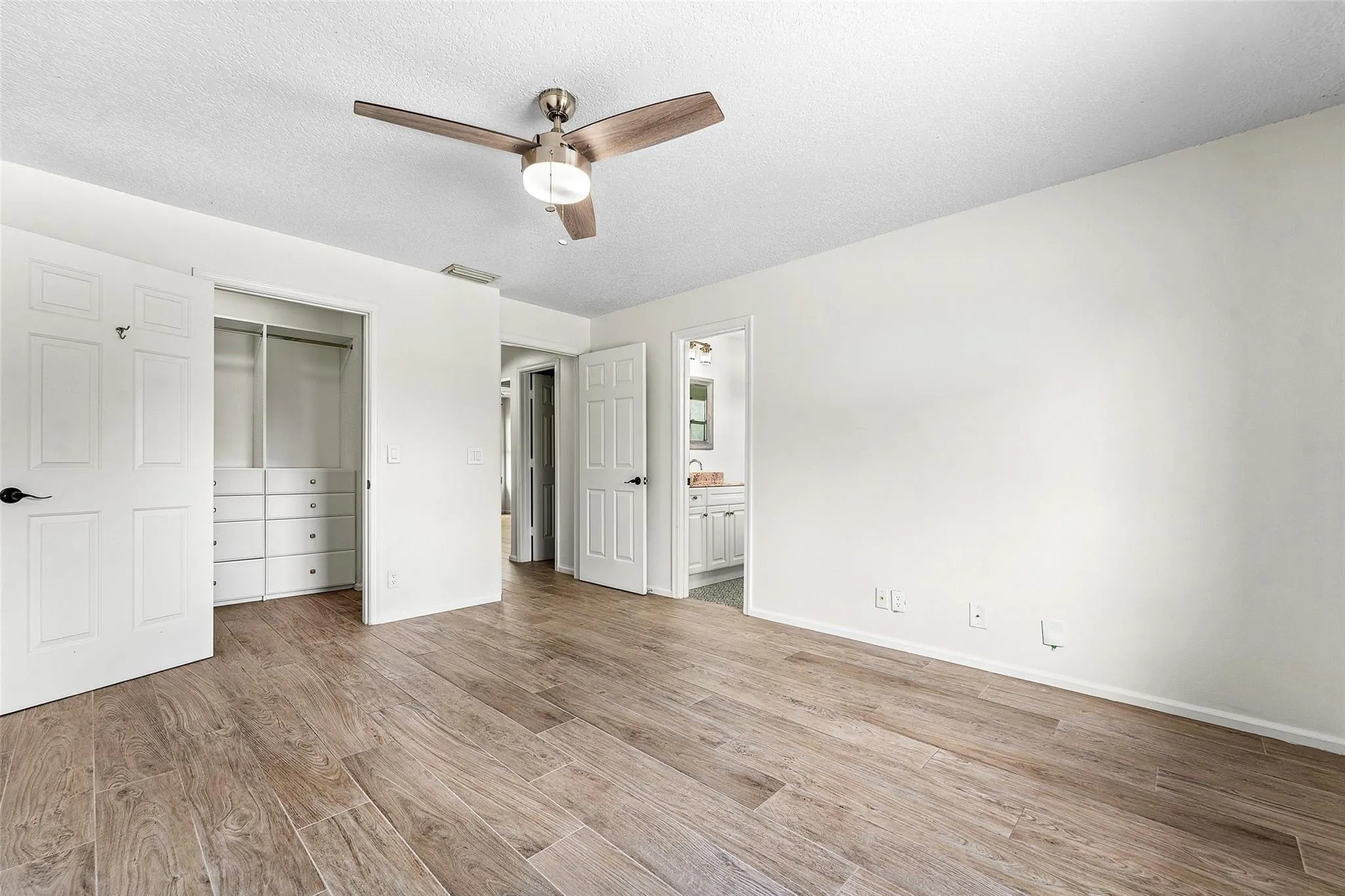 1525 E Woodbridge Lakes Cir, #1525