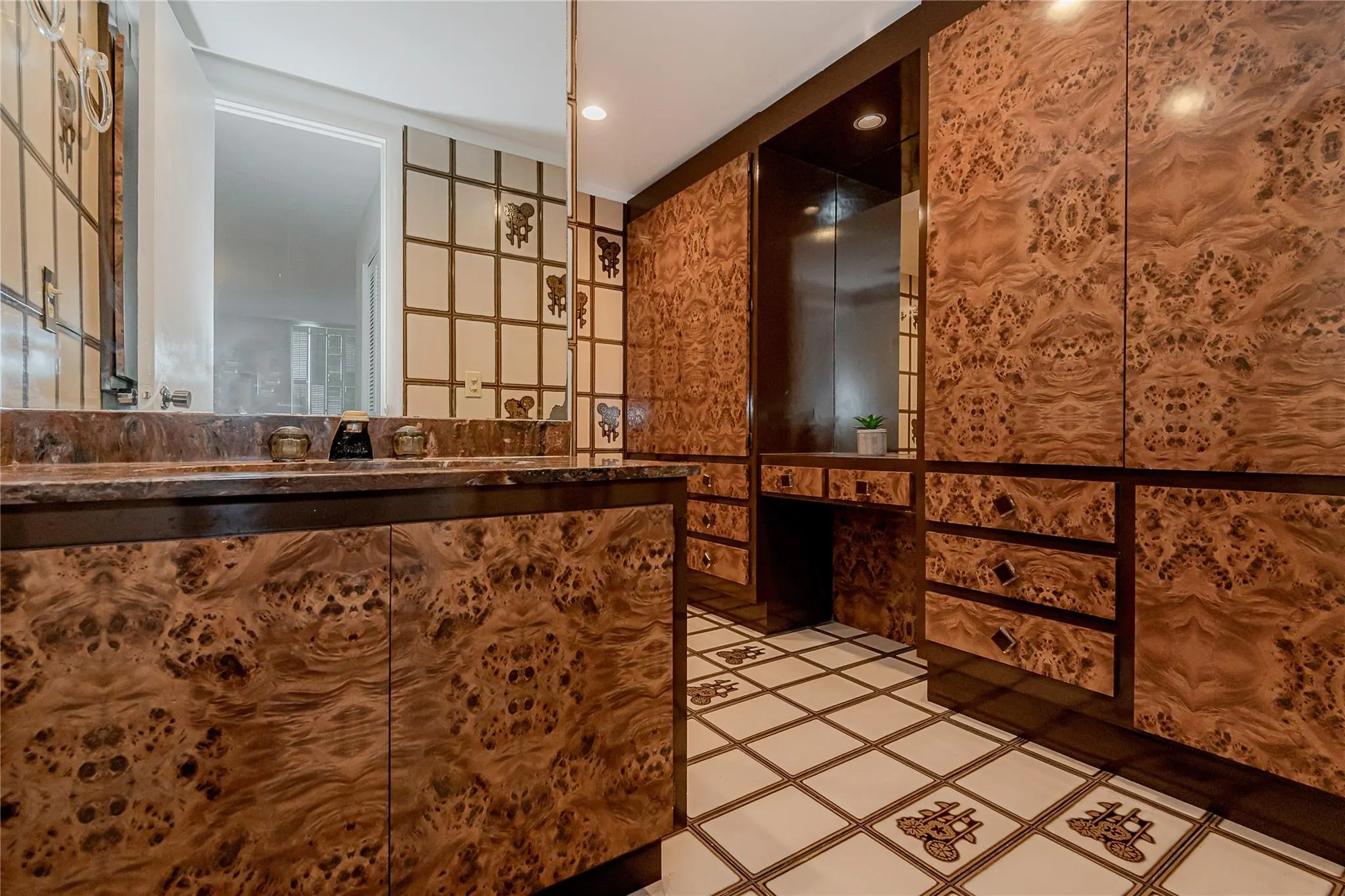 1600 S Ocean Dr, #3B