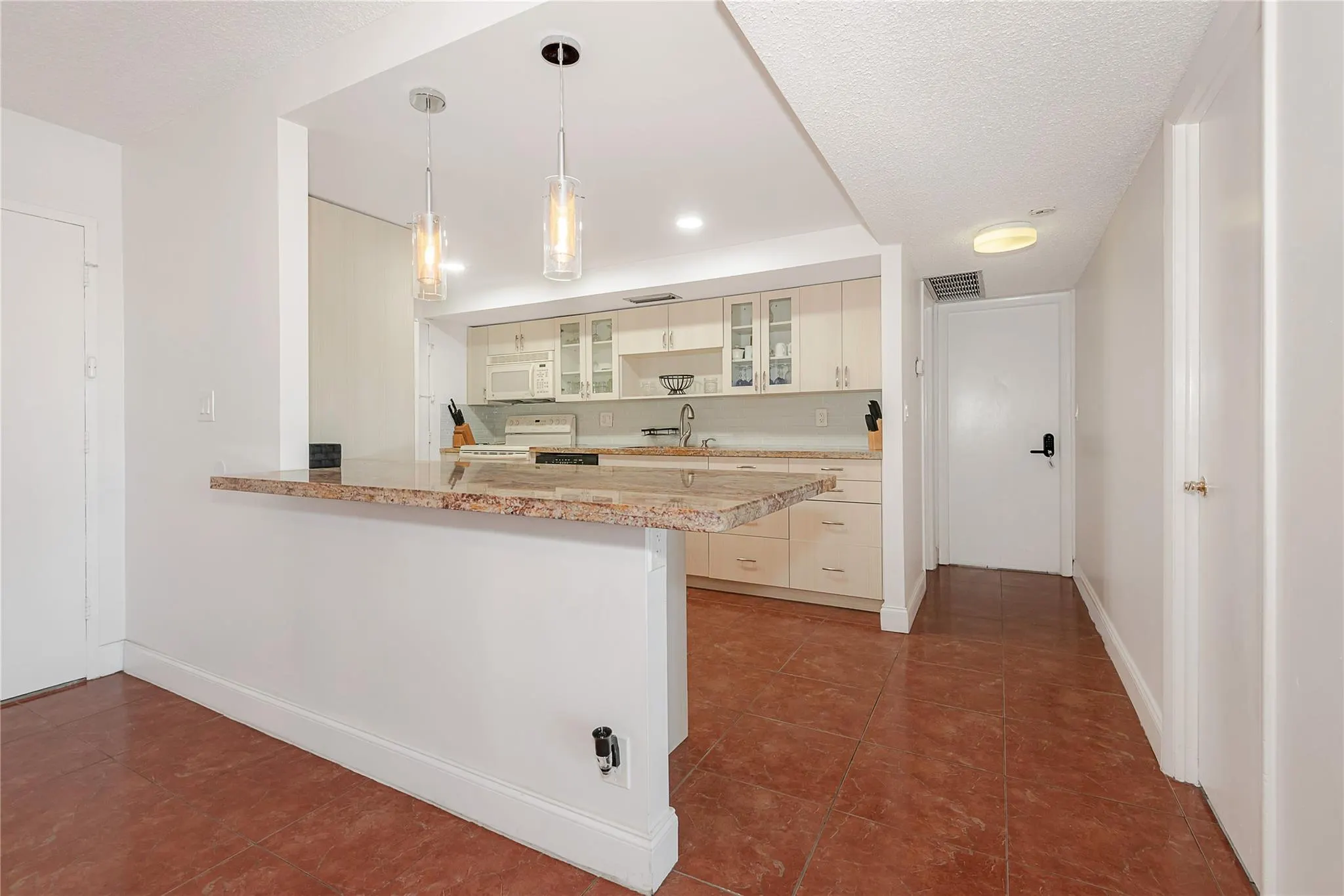 1600 S Ocean Dr, #3B