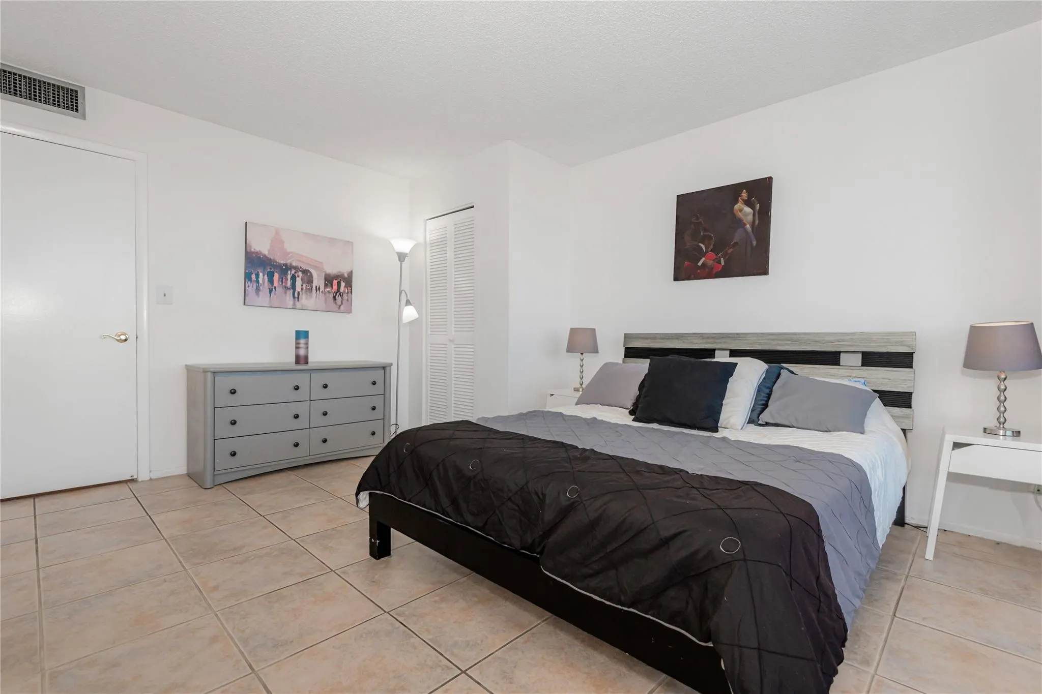 1600 S Ocean Dr, #3B