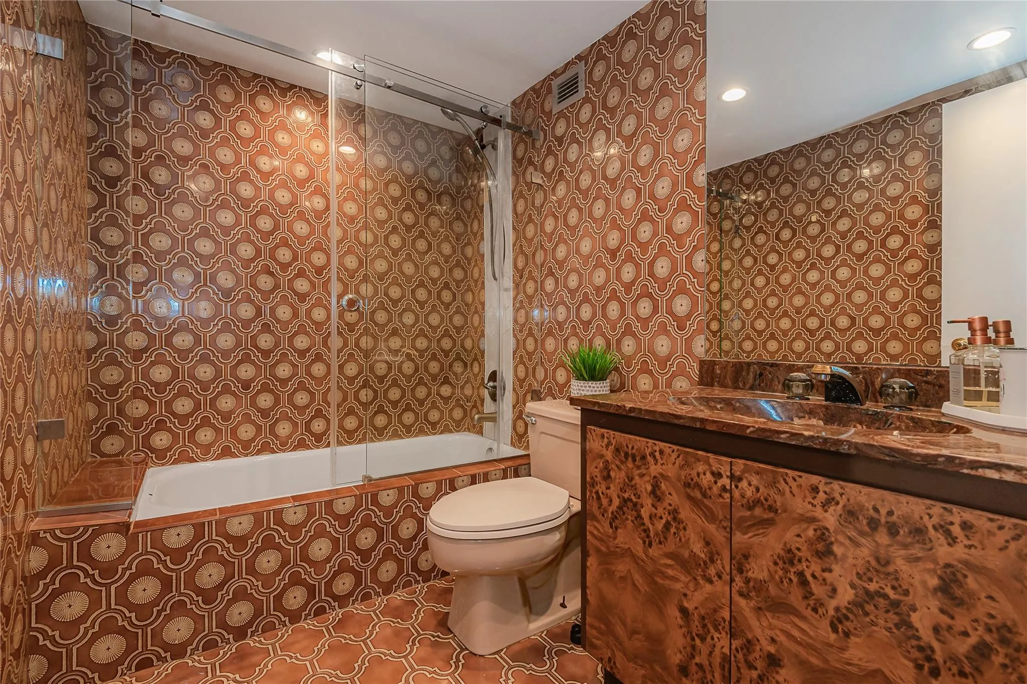 1600 S Ocean Dr, #3B