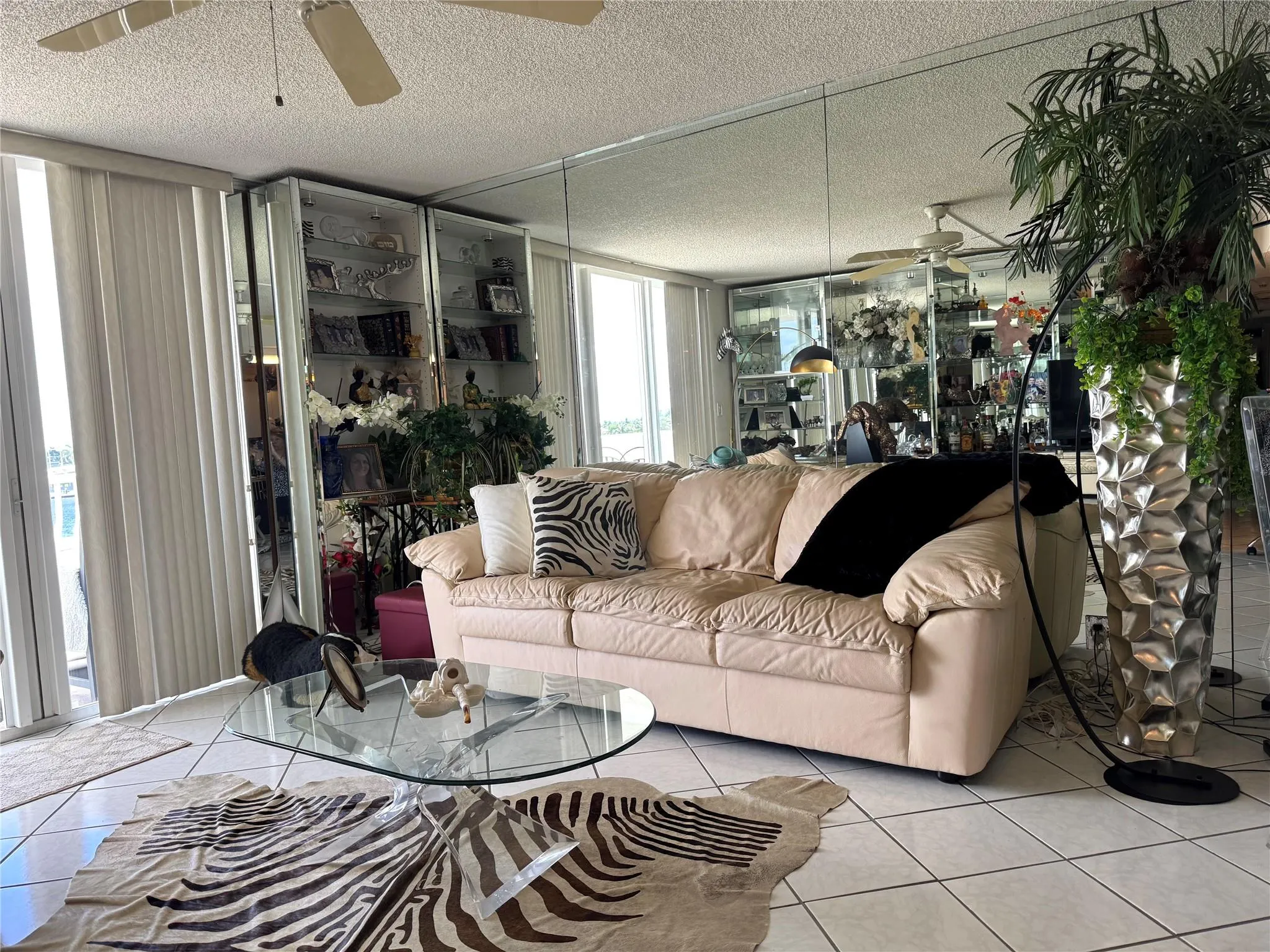 1 Las Olas Cir, #307