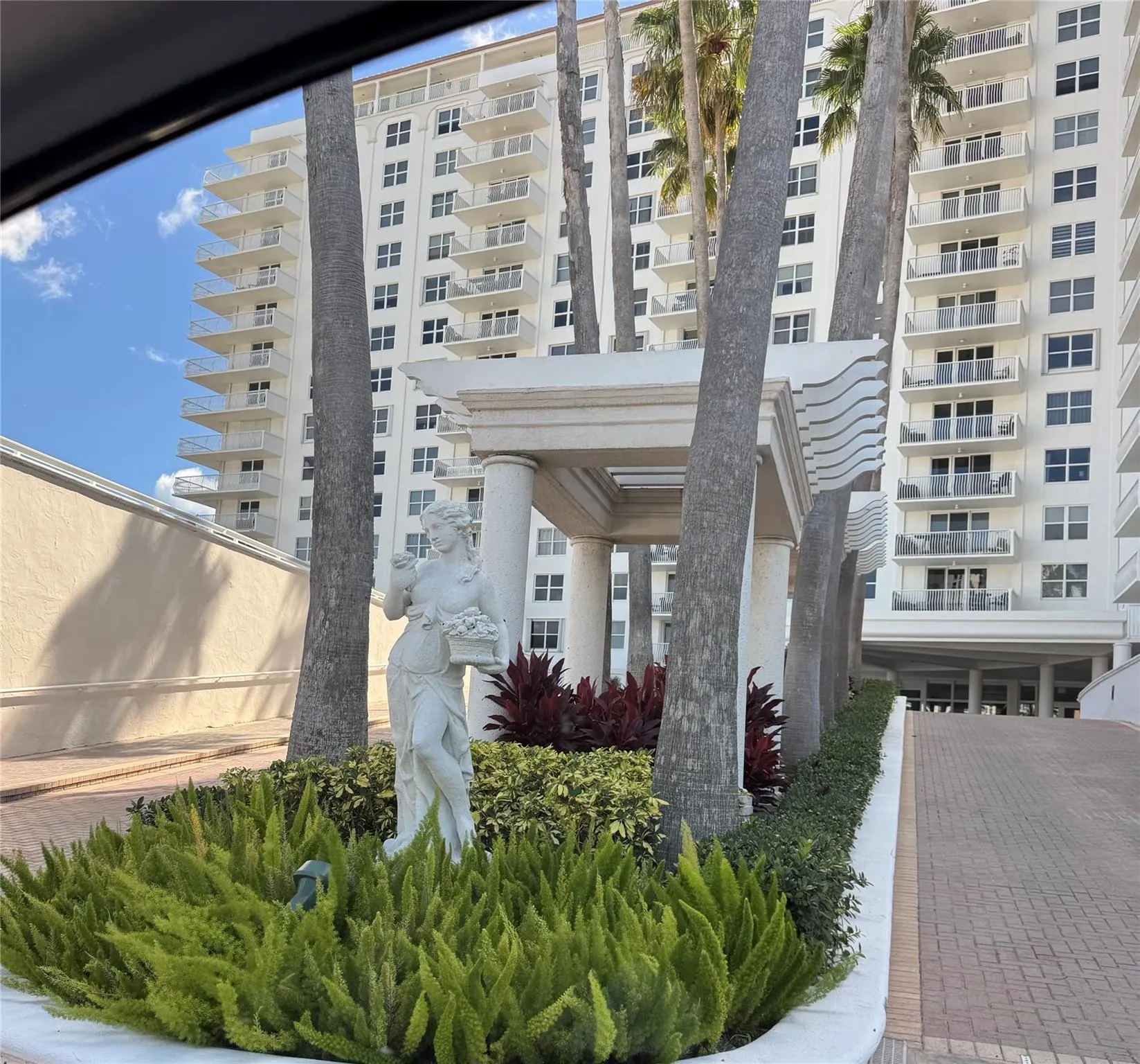 1 Las Olas Cir, #307