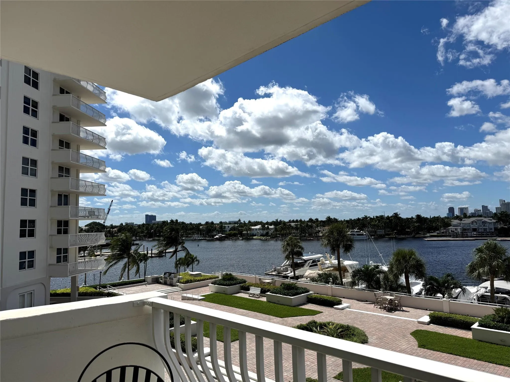 1 Las Olas Cir, #307