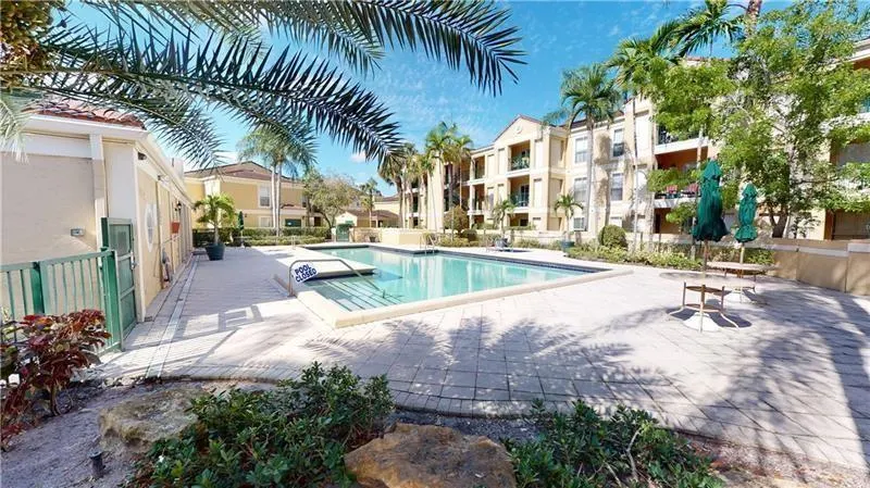 833 Riverside Dr, #824
