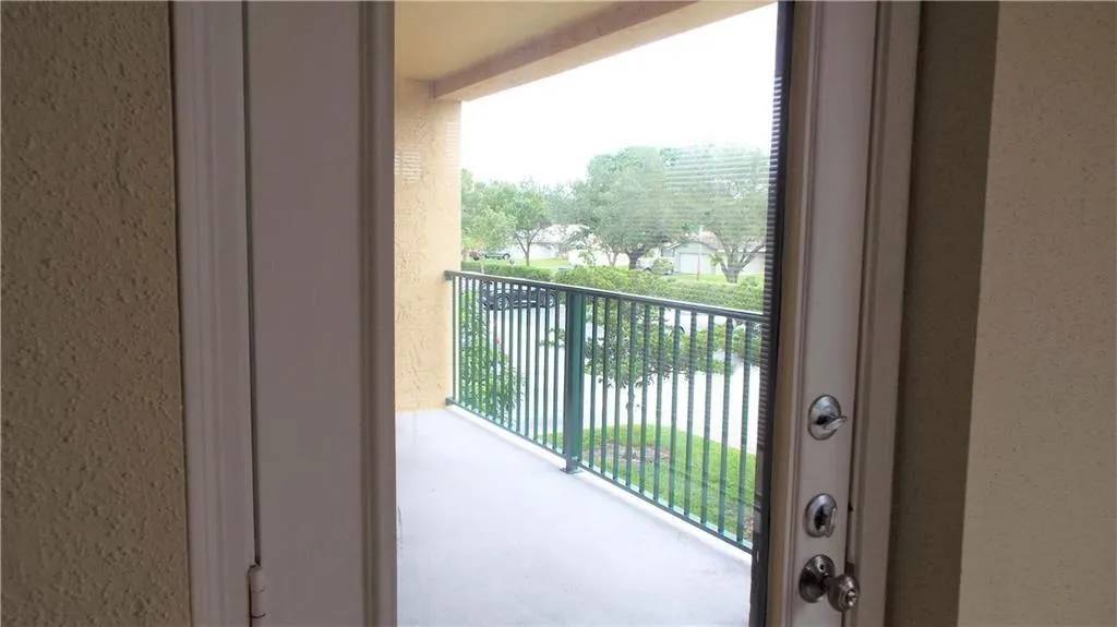 833 Riverside Dr, #824