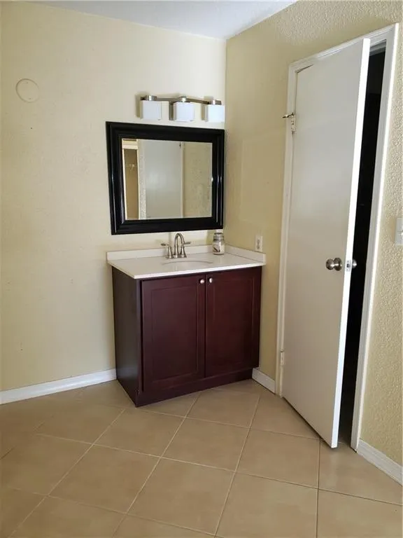833 Riverside Dr, #824
