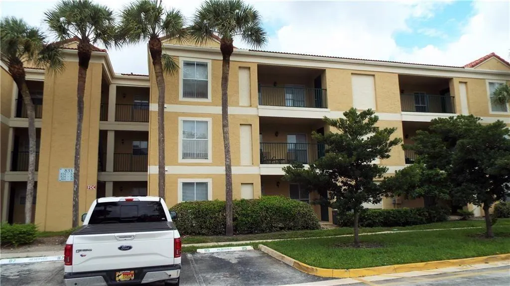 833 Riverside Dr, #824
