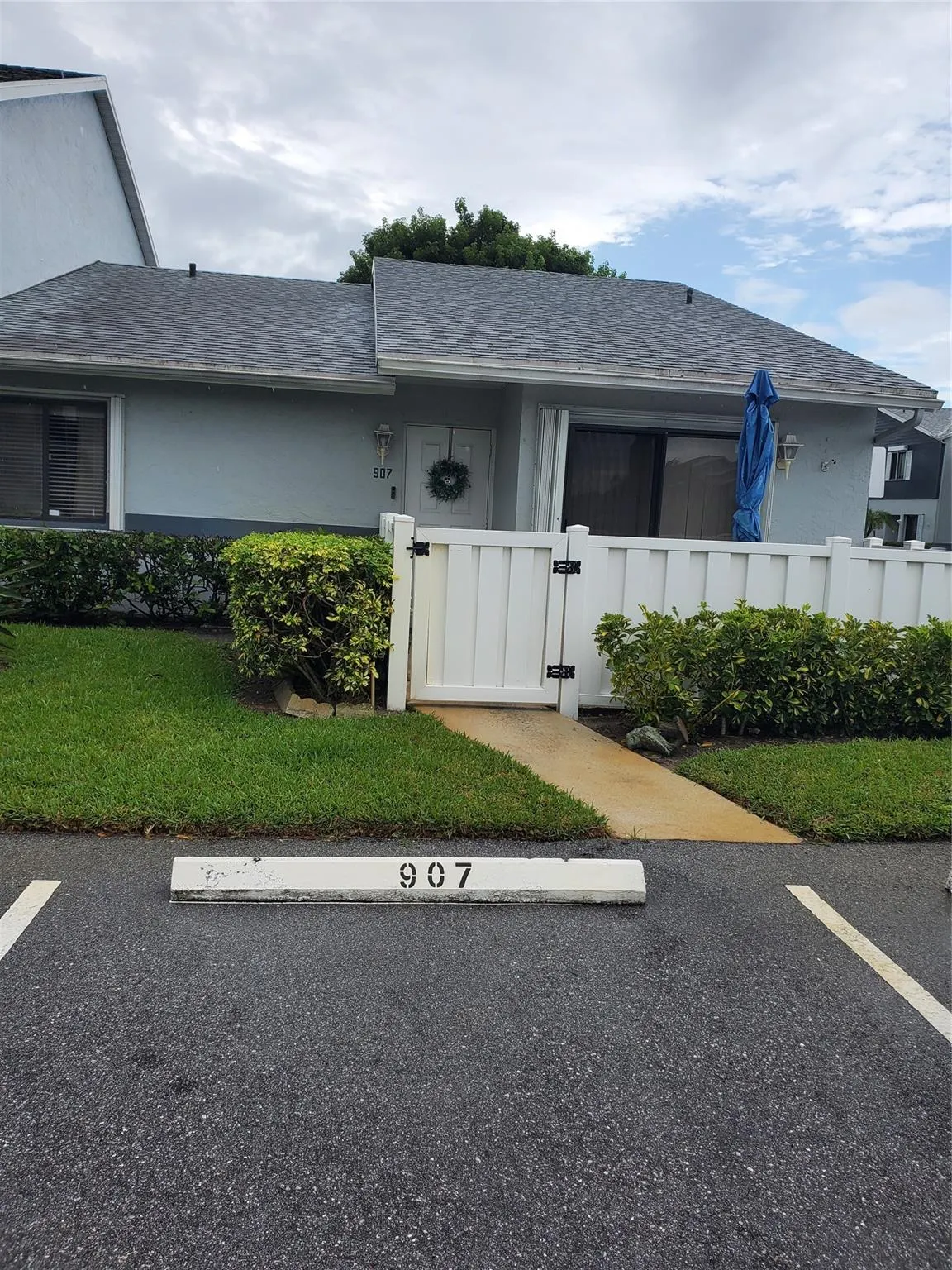 2641 Gately Dr, #907