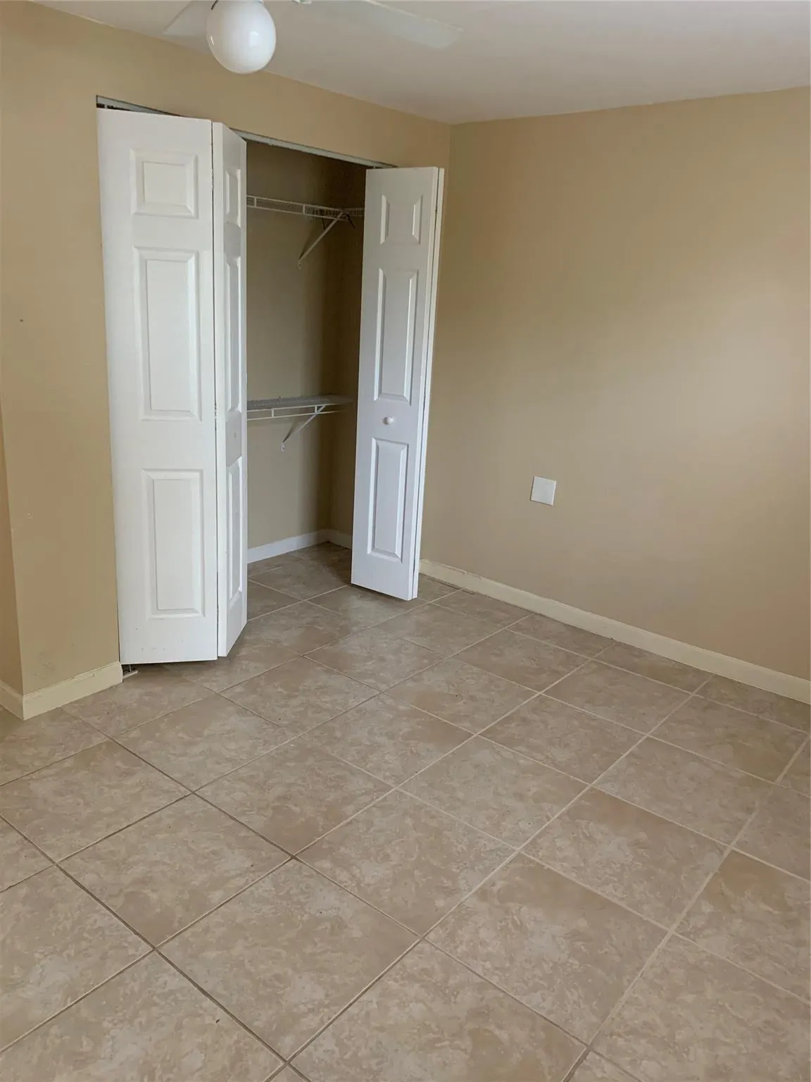 10121 SW 38