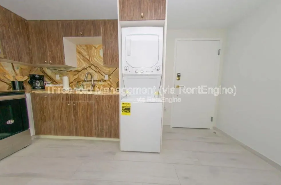 820 Ocean Dr, #305