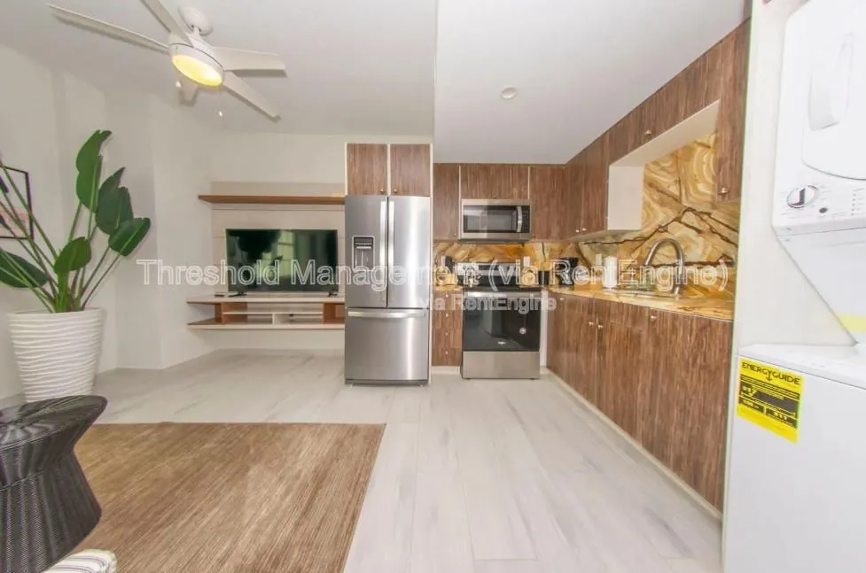 820 Ocean Dr, #305