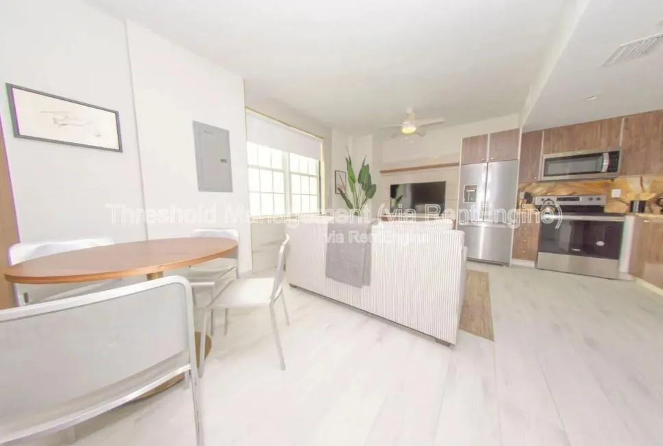 820 Ocean Dr, #305