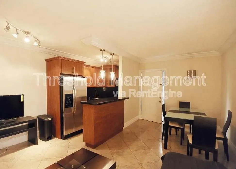 150 SW 10th St, #4
