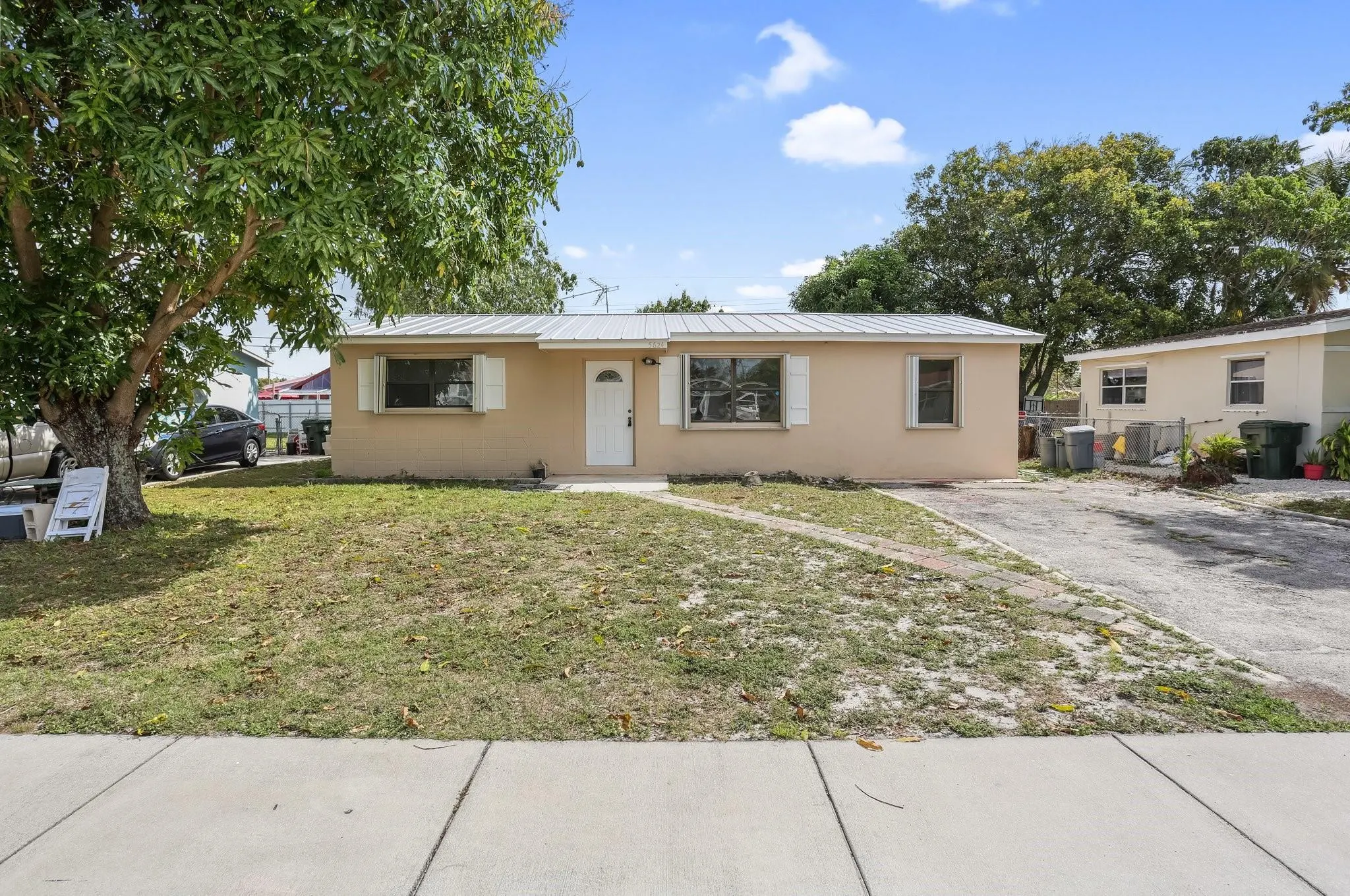 5624 S 37th Court