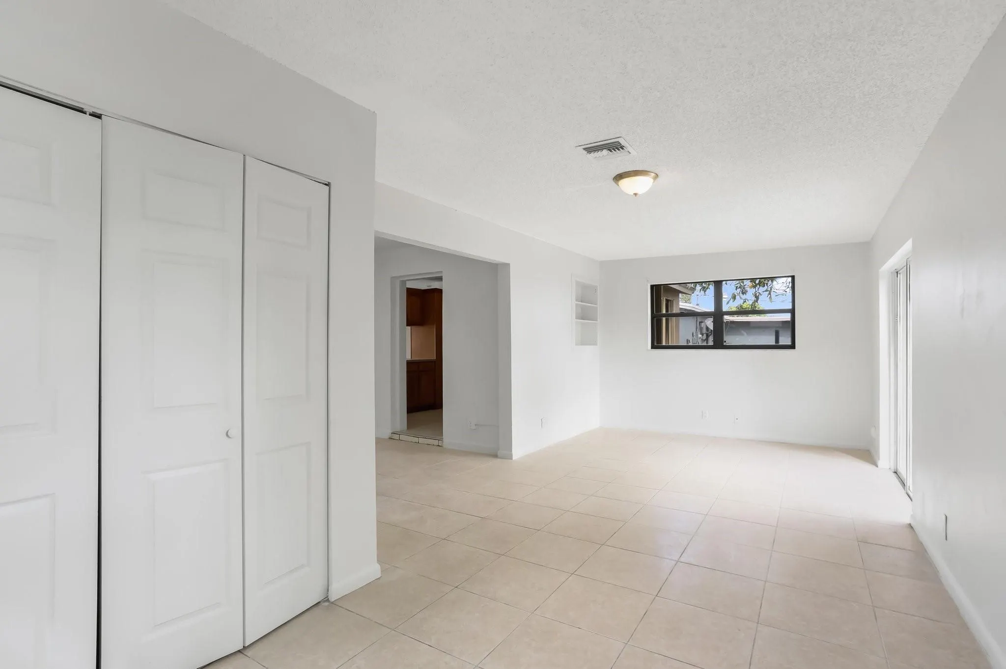 5624 S 37th Court