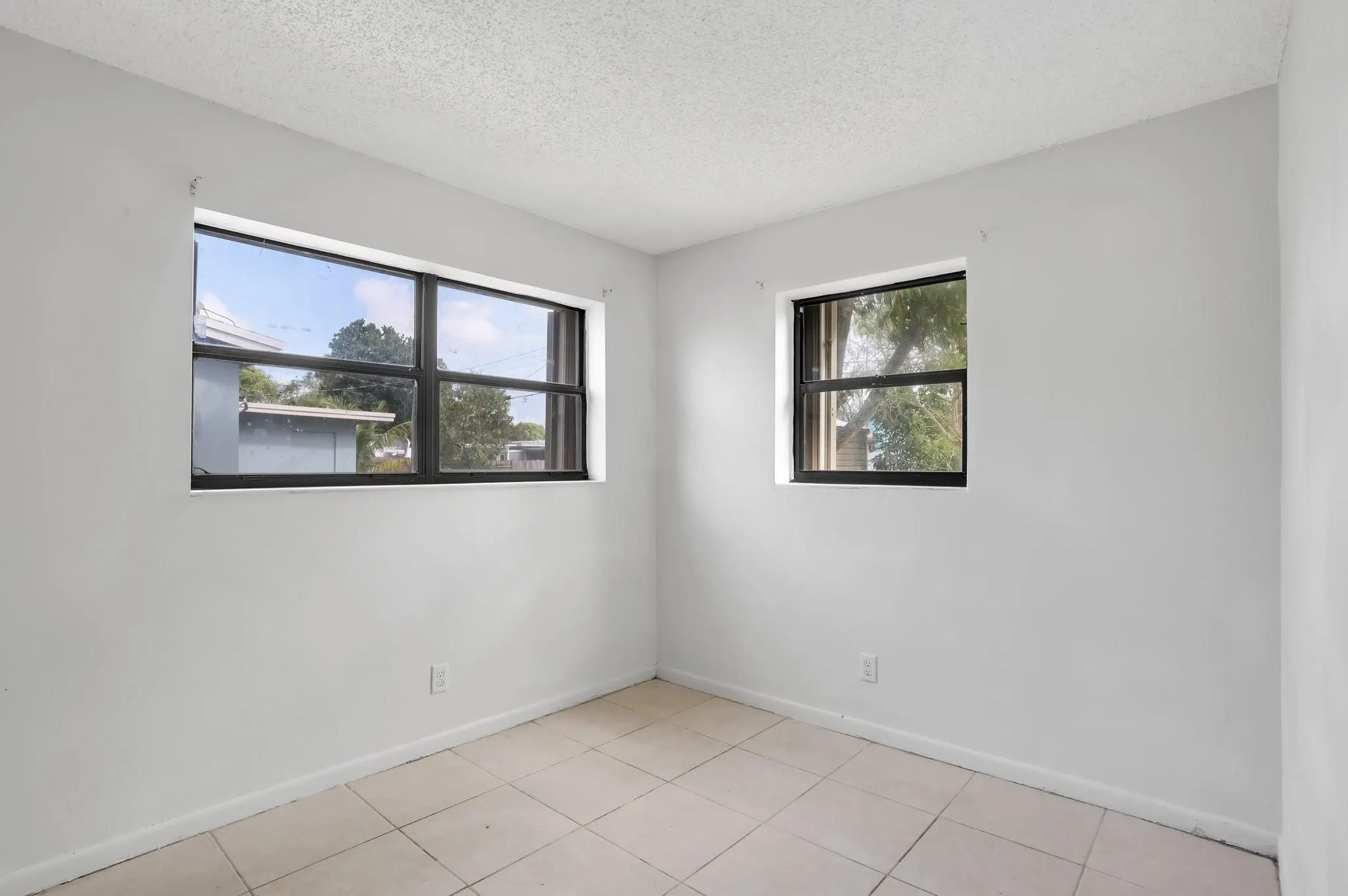 5624 S 37th Court
