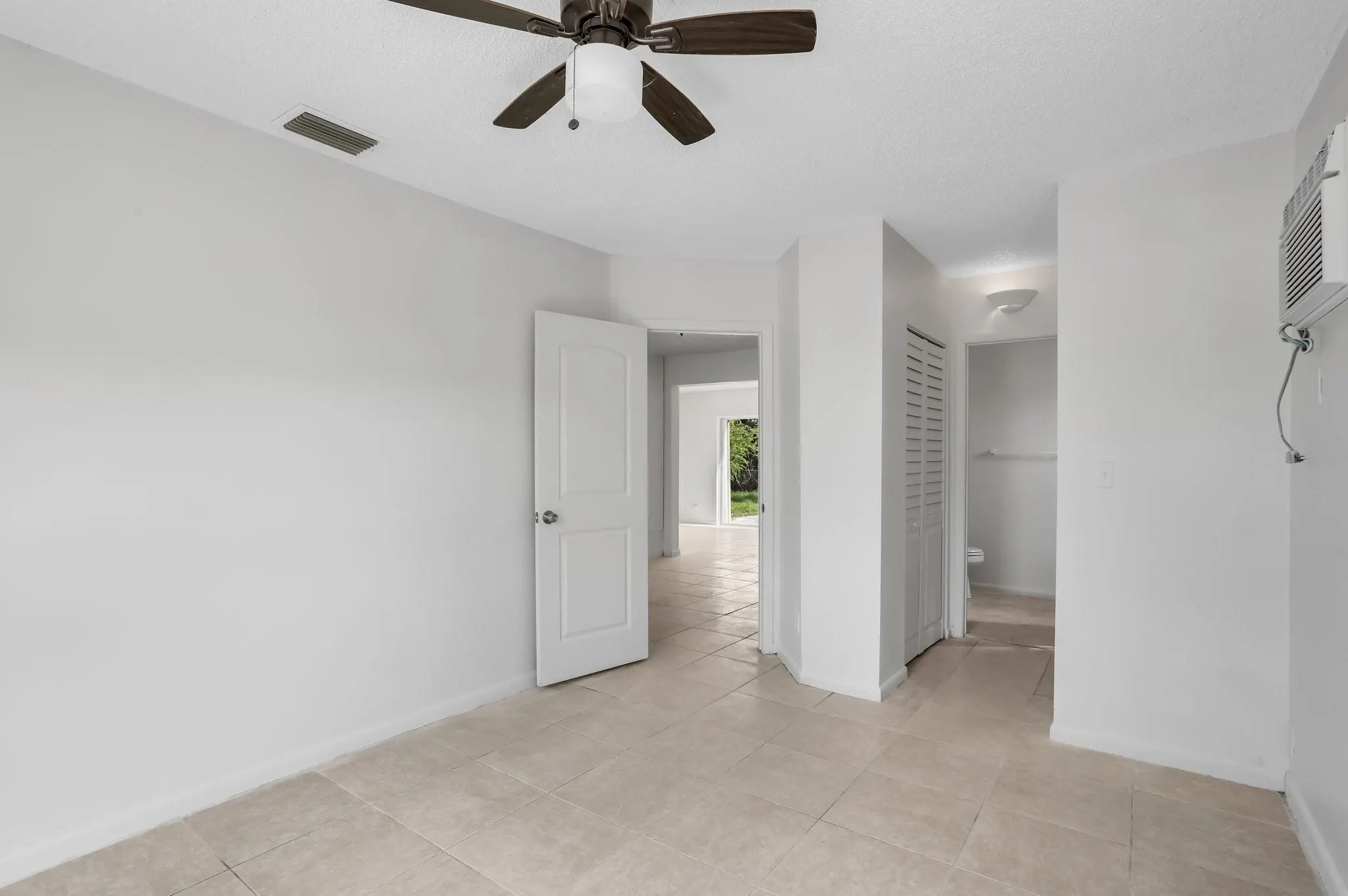 5624 S 37th Court