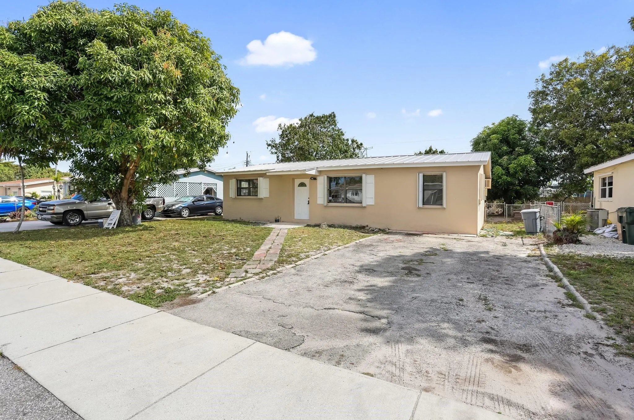 5624 S 37th Court