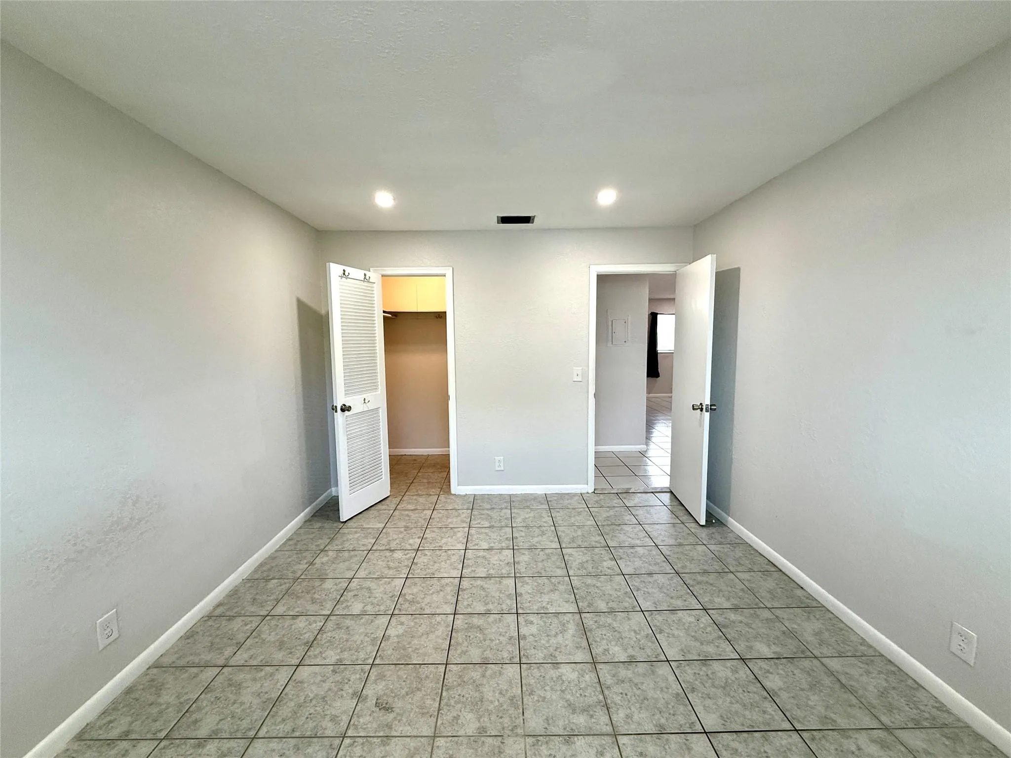 511 W Kalmia Dr, #10