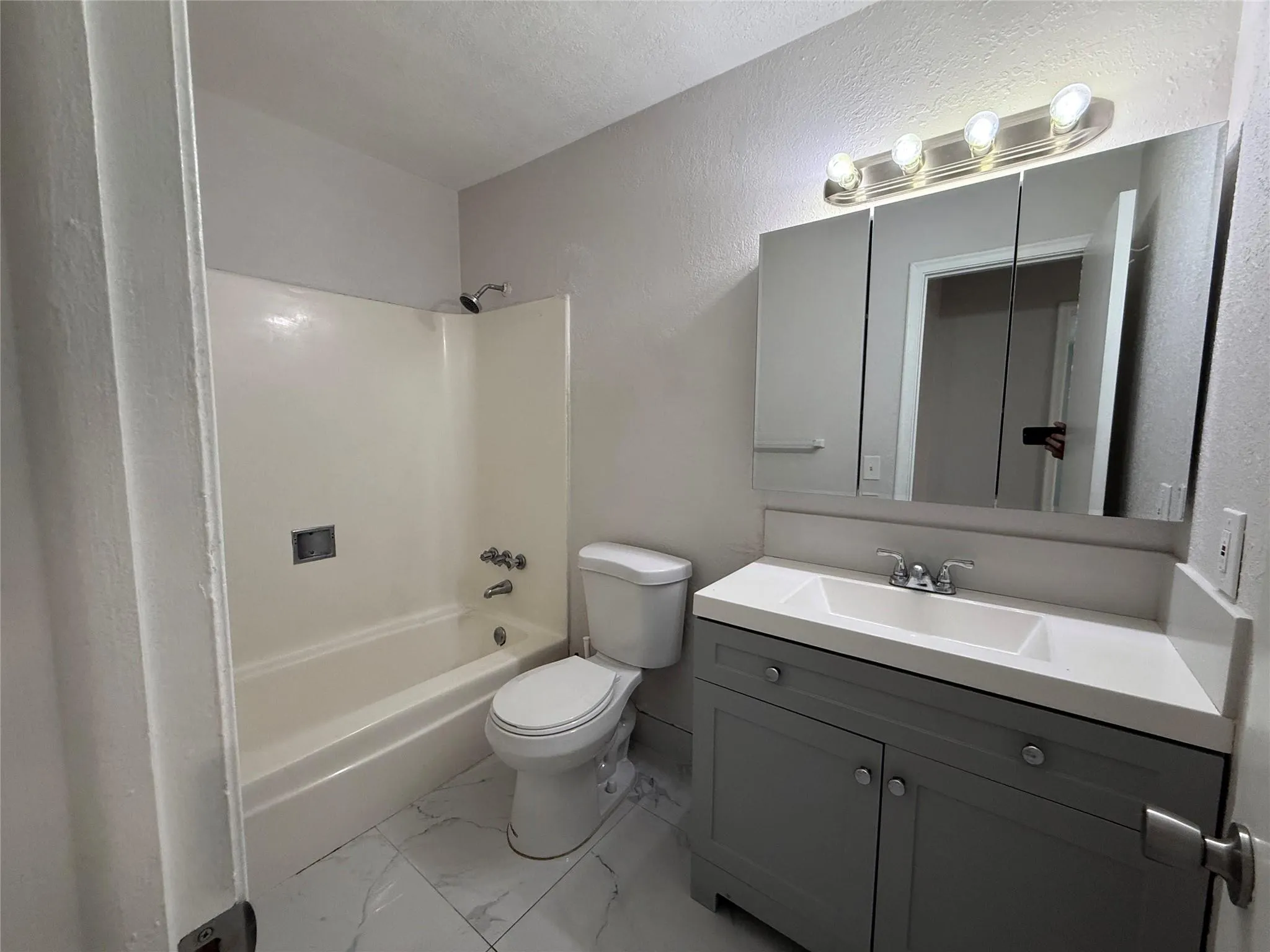 511 W Kalmia Dr, #10