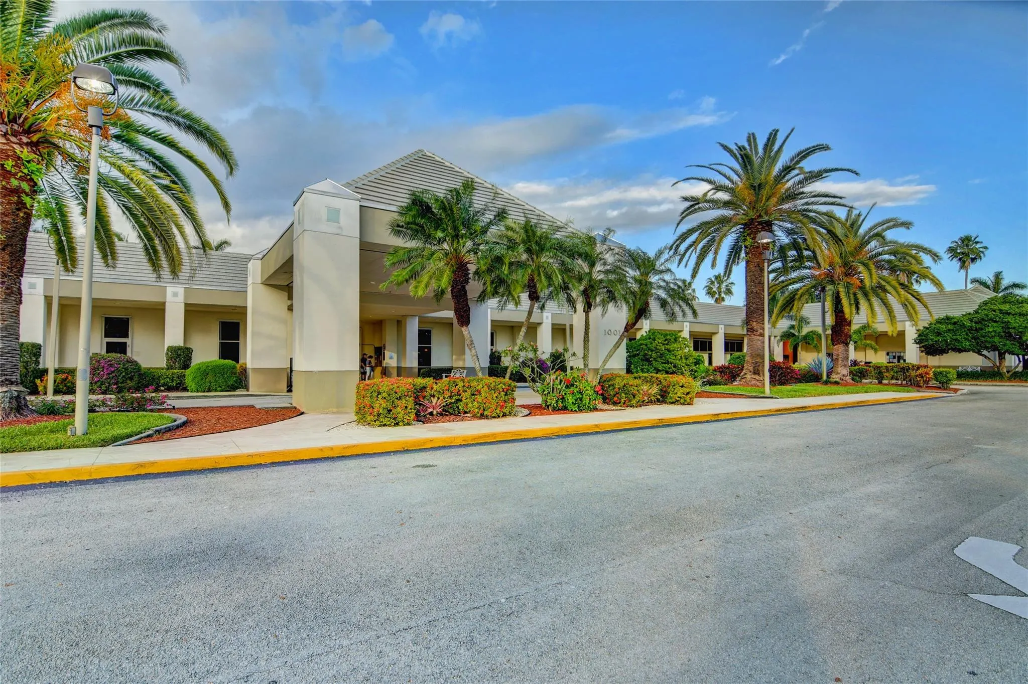 2901 Victoria Cir, #M4