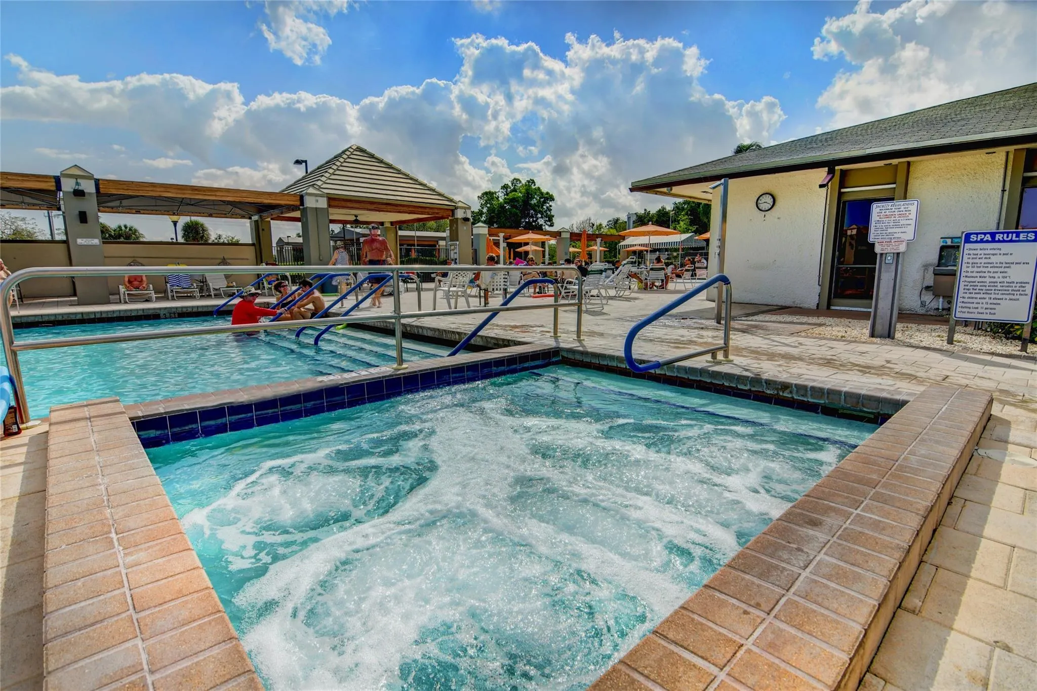 2901 Victoria Cir, #M4