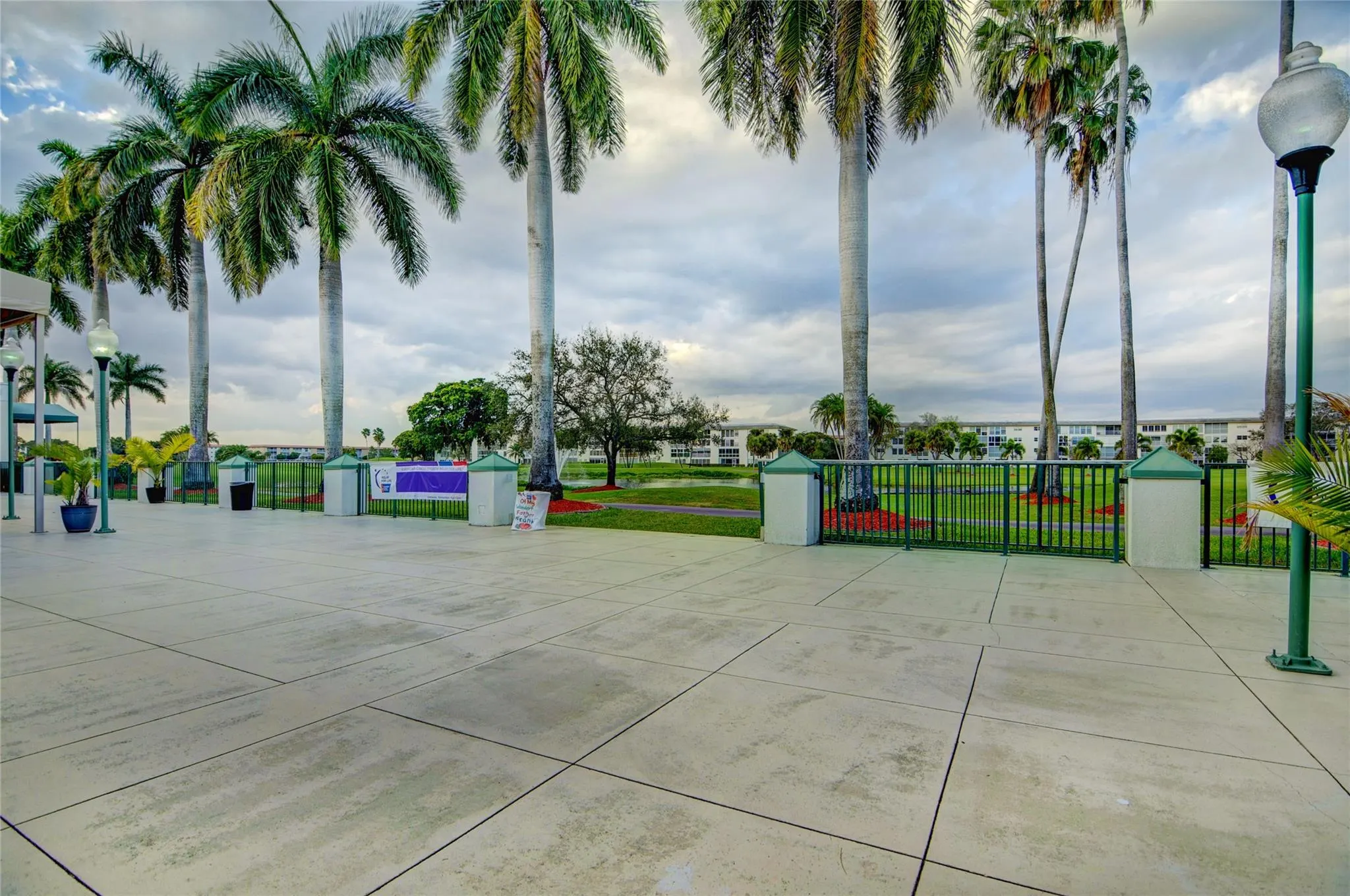 2901 Victoria Cir, #M4