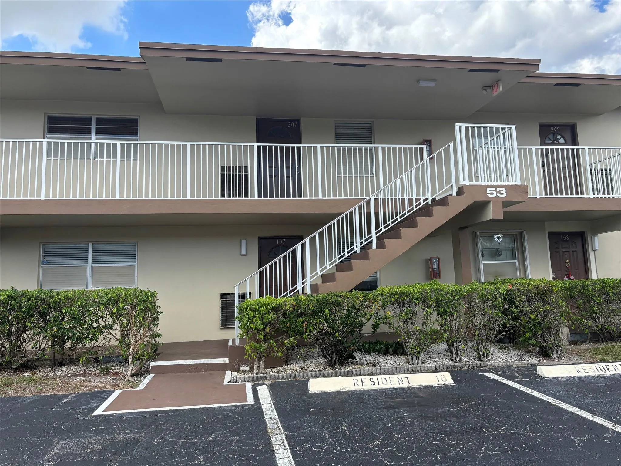 601 NW T8 Terrace, #107