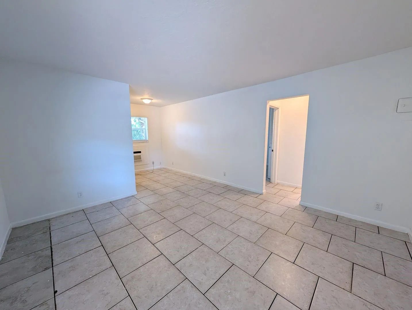 1061 NE 23rd Ter