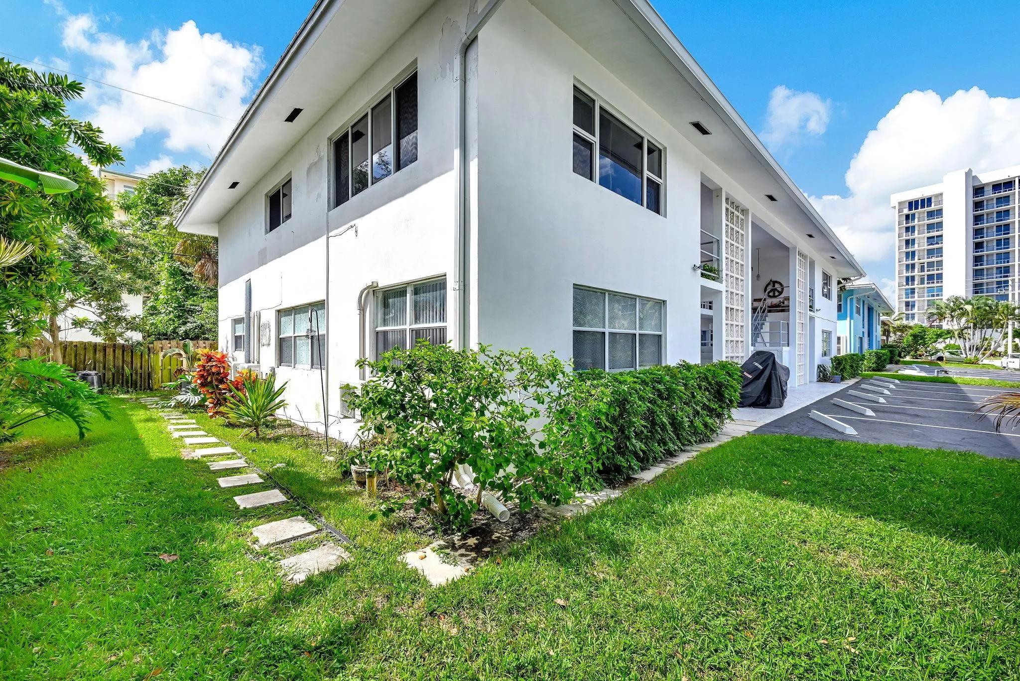 3208 Colony Club Rd