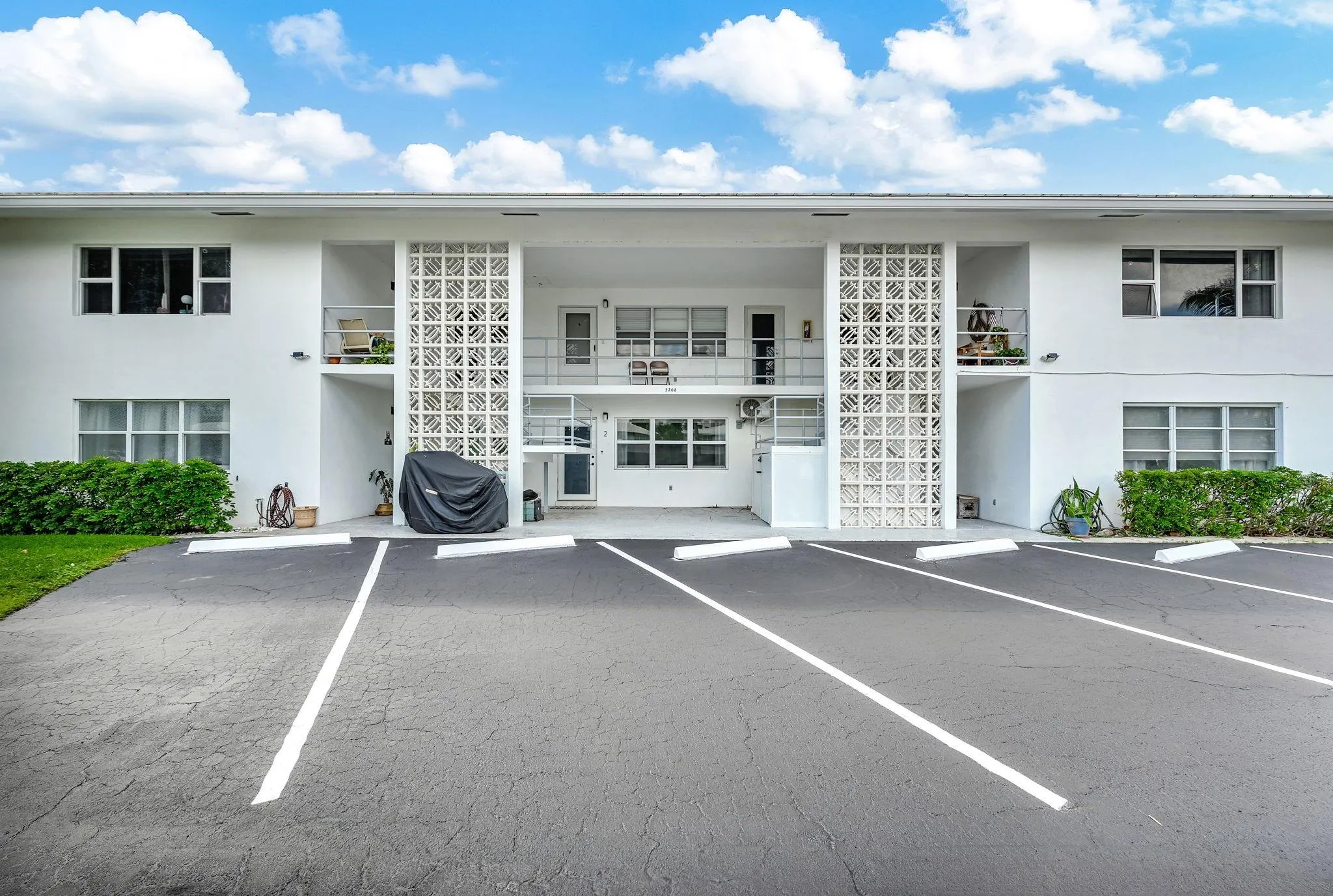 3208 Colony Club Rd