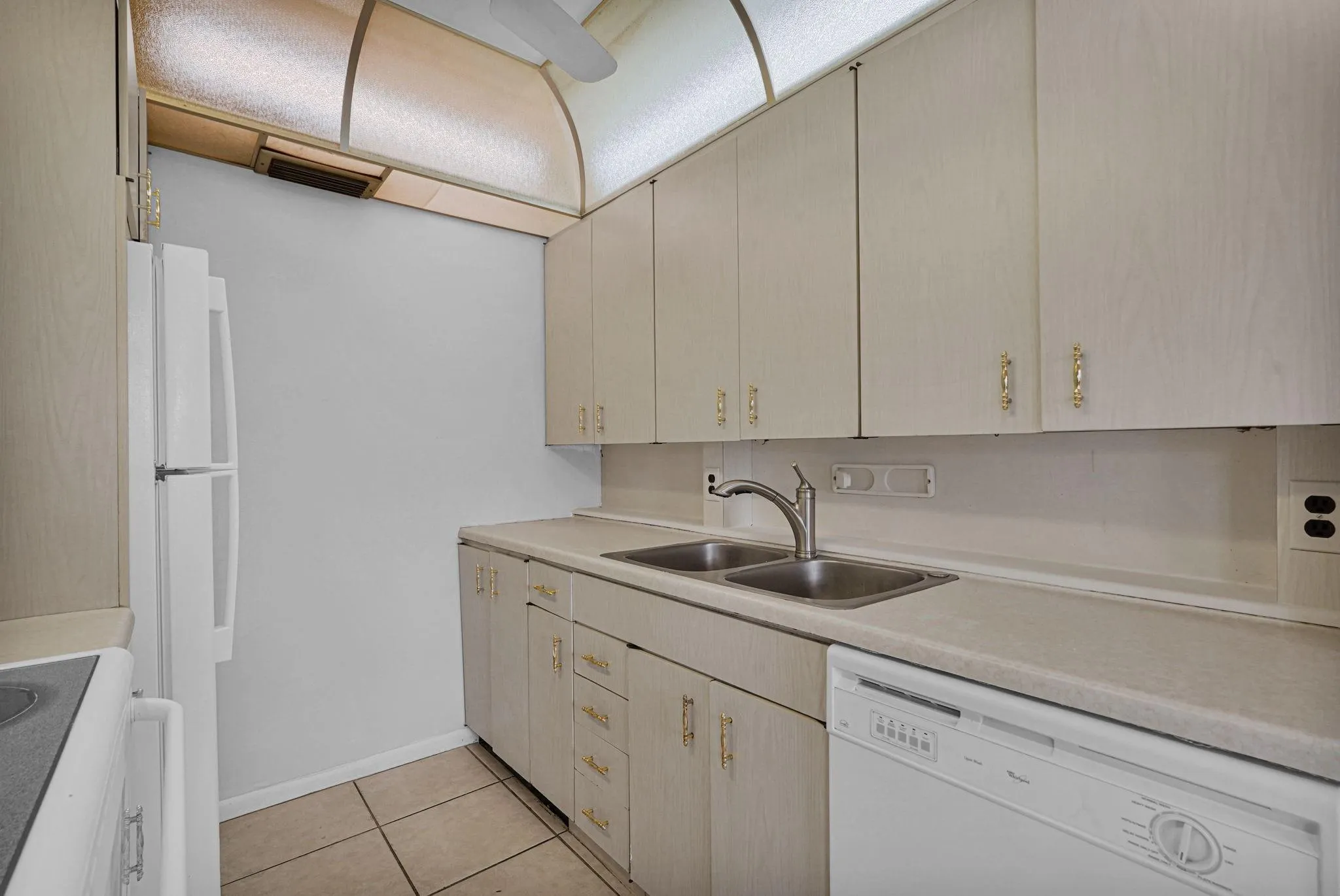 2038 Newport H, #2038