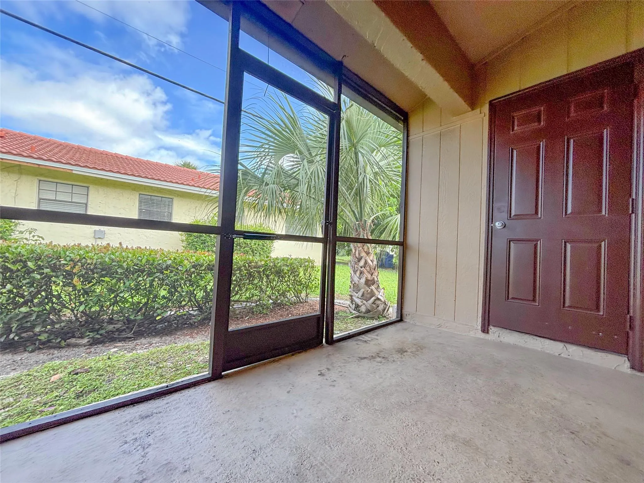 3559 Riverside Dr