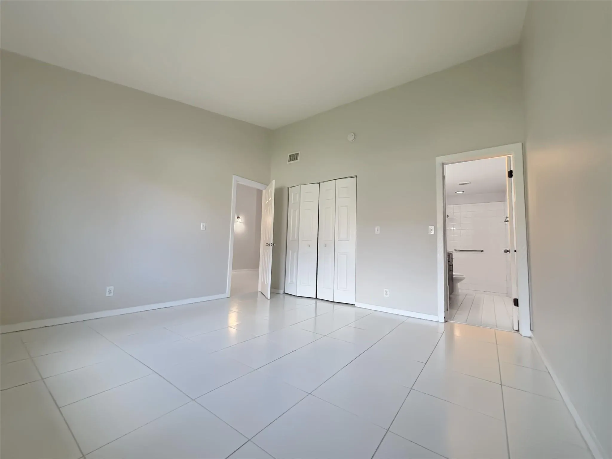 3559 Riverside Dr