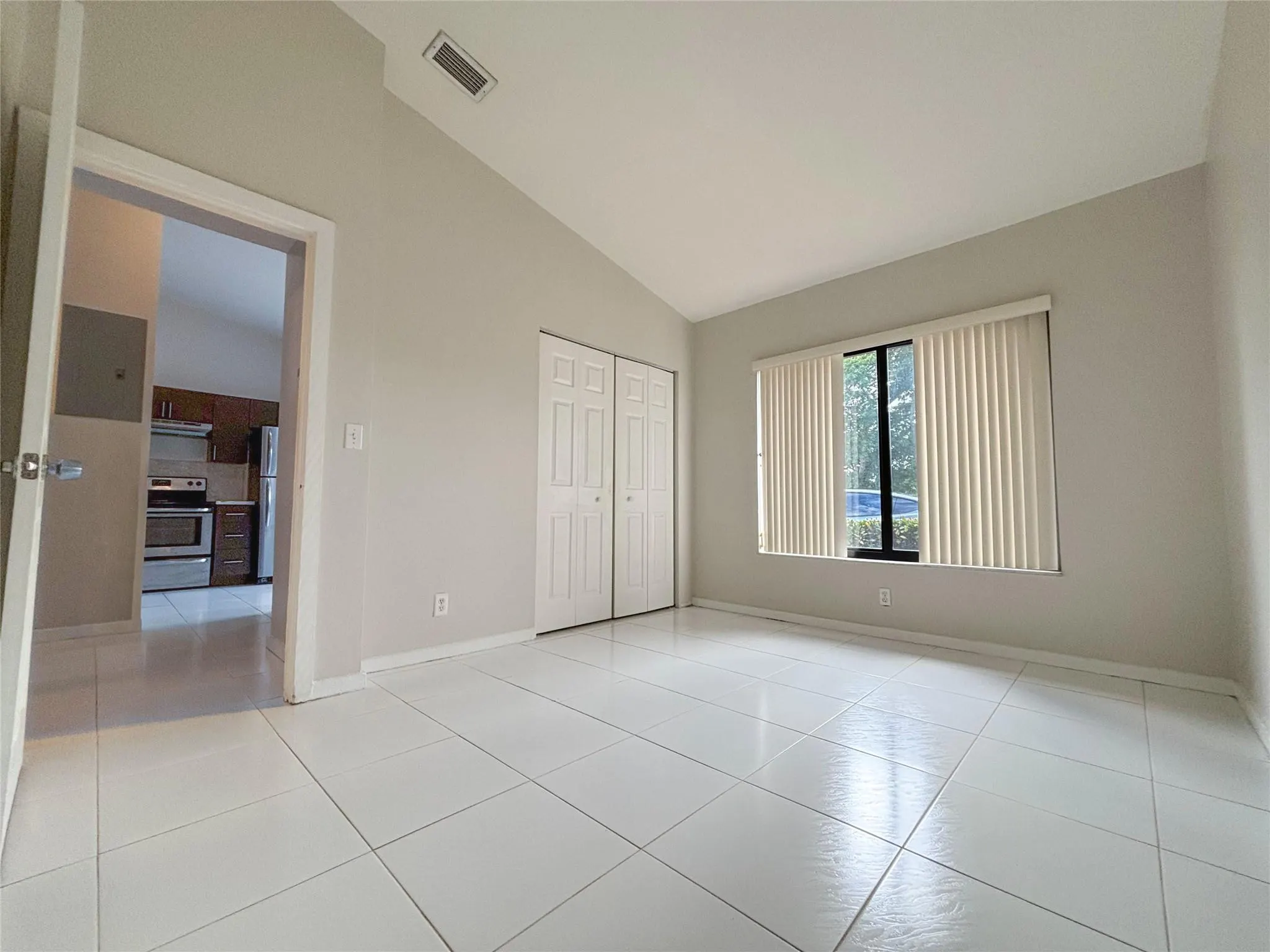 3559 Riverside Dr