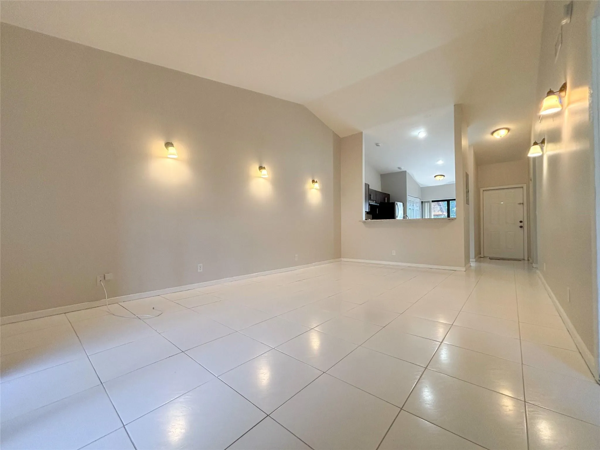 3559 Riverside Dr