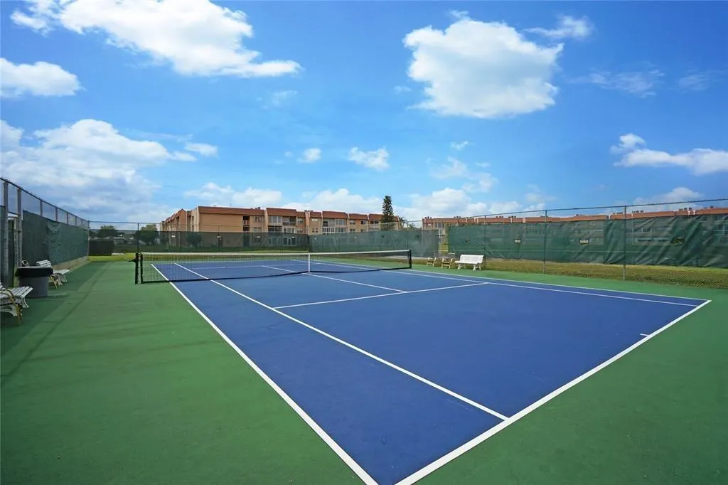 9660 Sunrise Lakes Blvd, #301