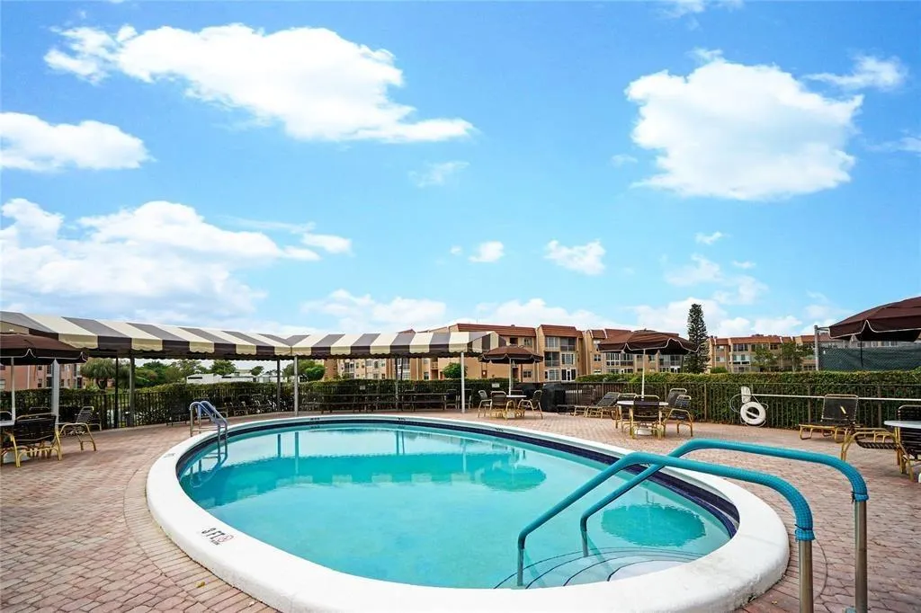 9660 Sunrise Lakes Blvd, #301