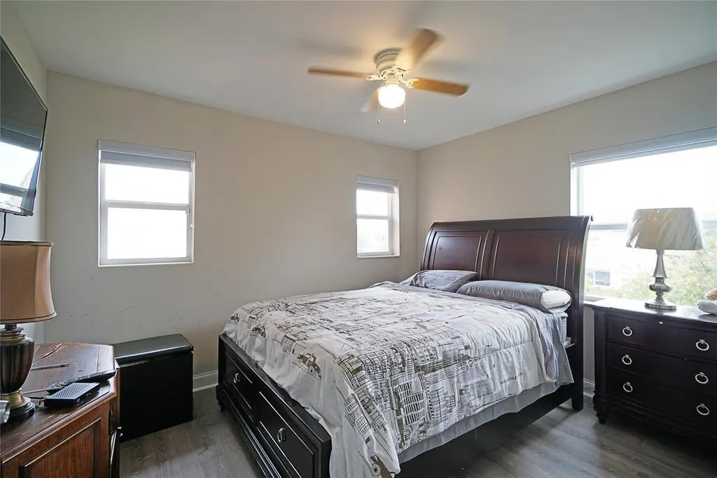 9660 Sunrise Lakes Blvd, #301