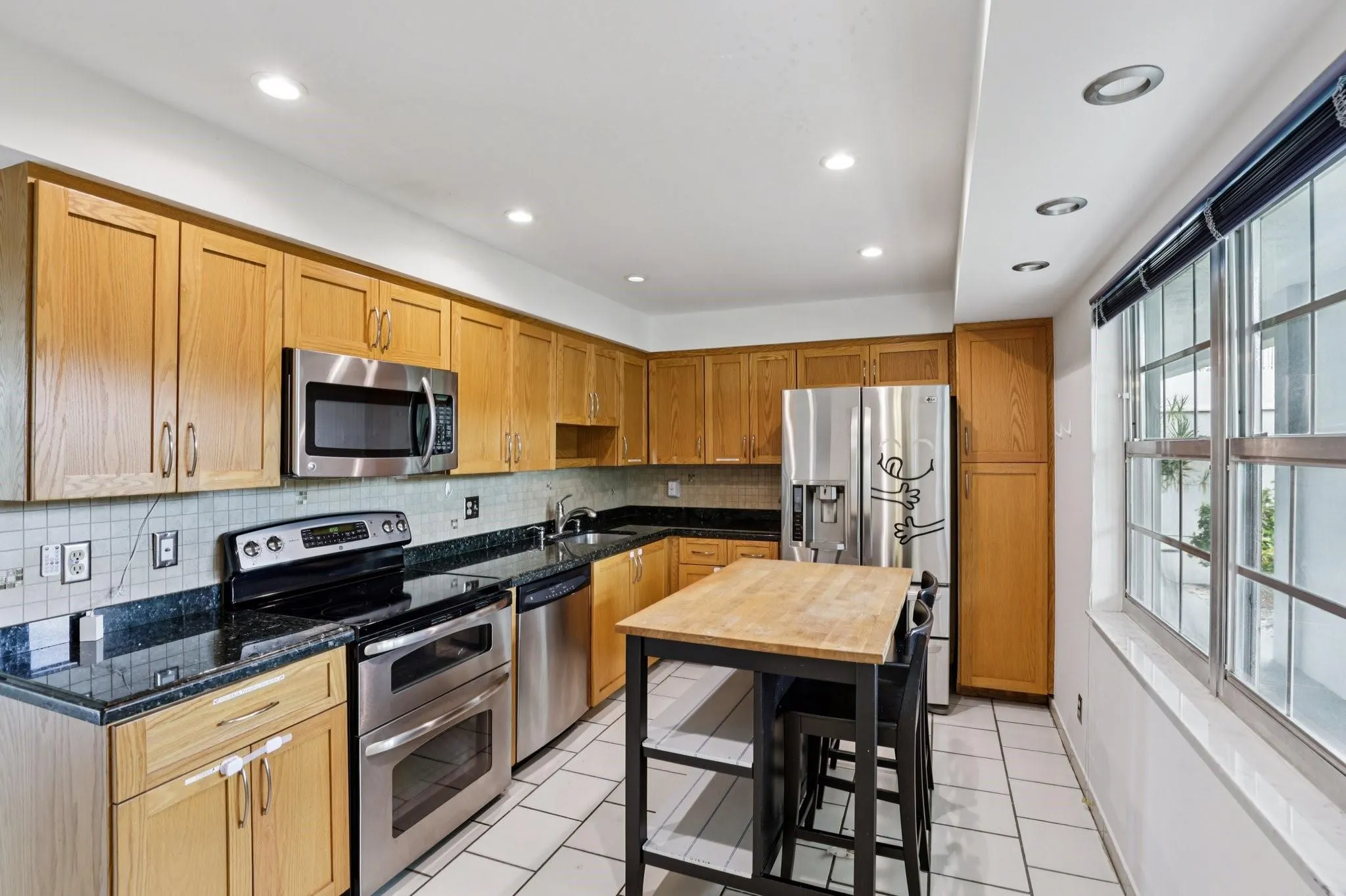 4015 W Palm Aire Drive, #106