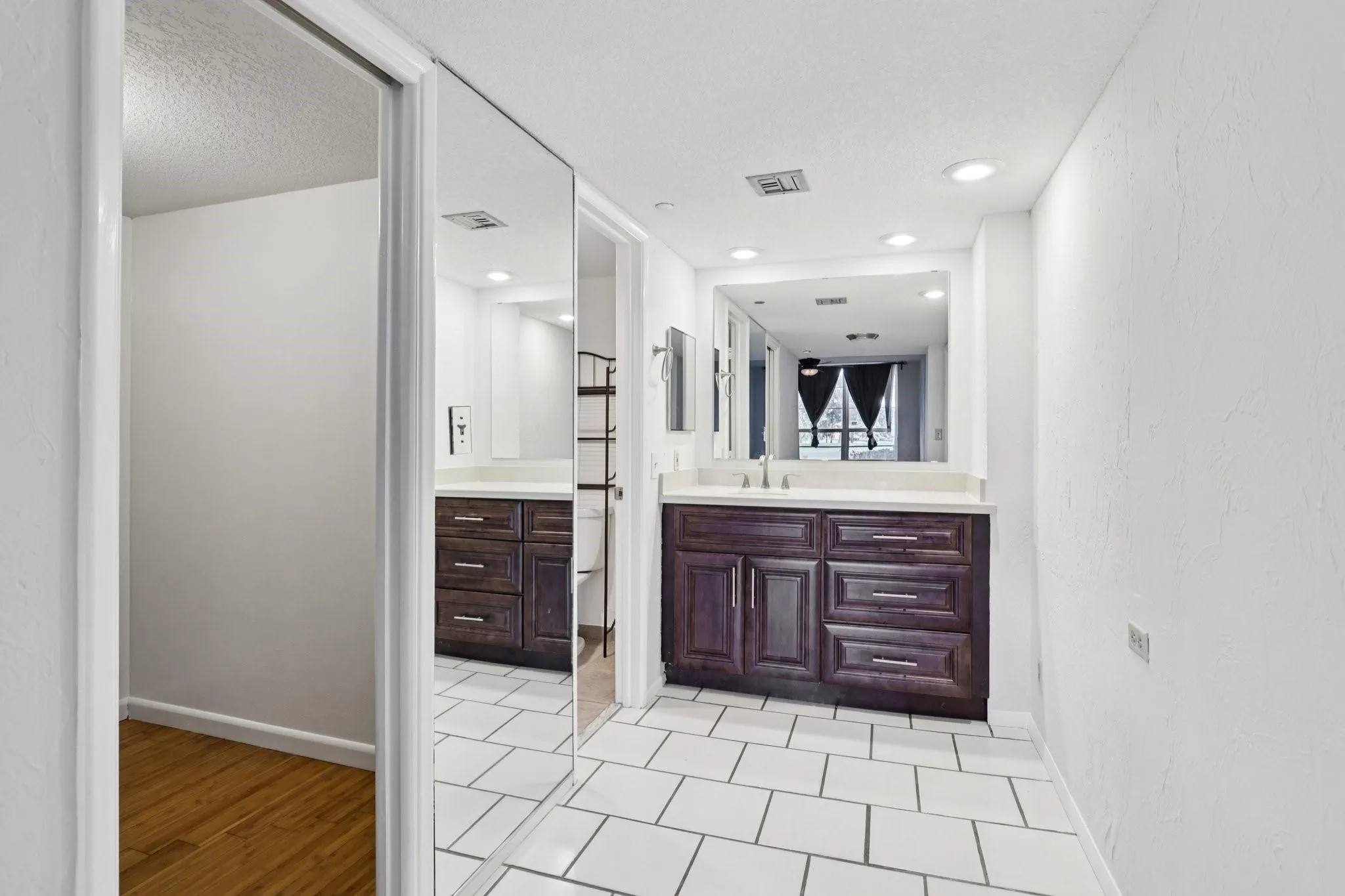 4015 W Palm Aire Drive, #106