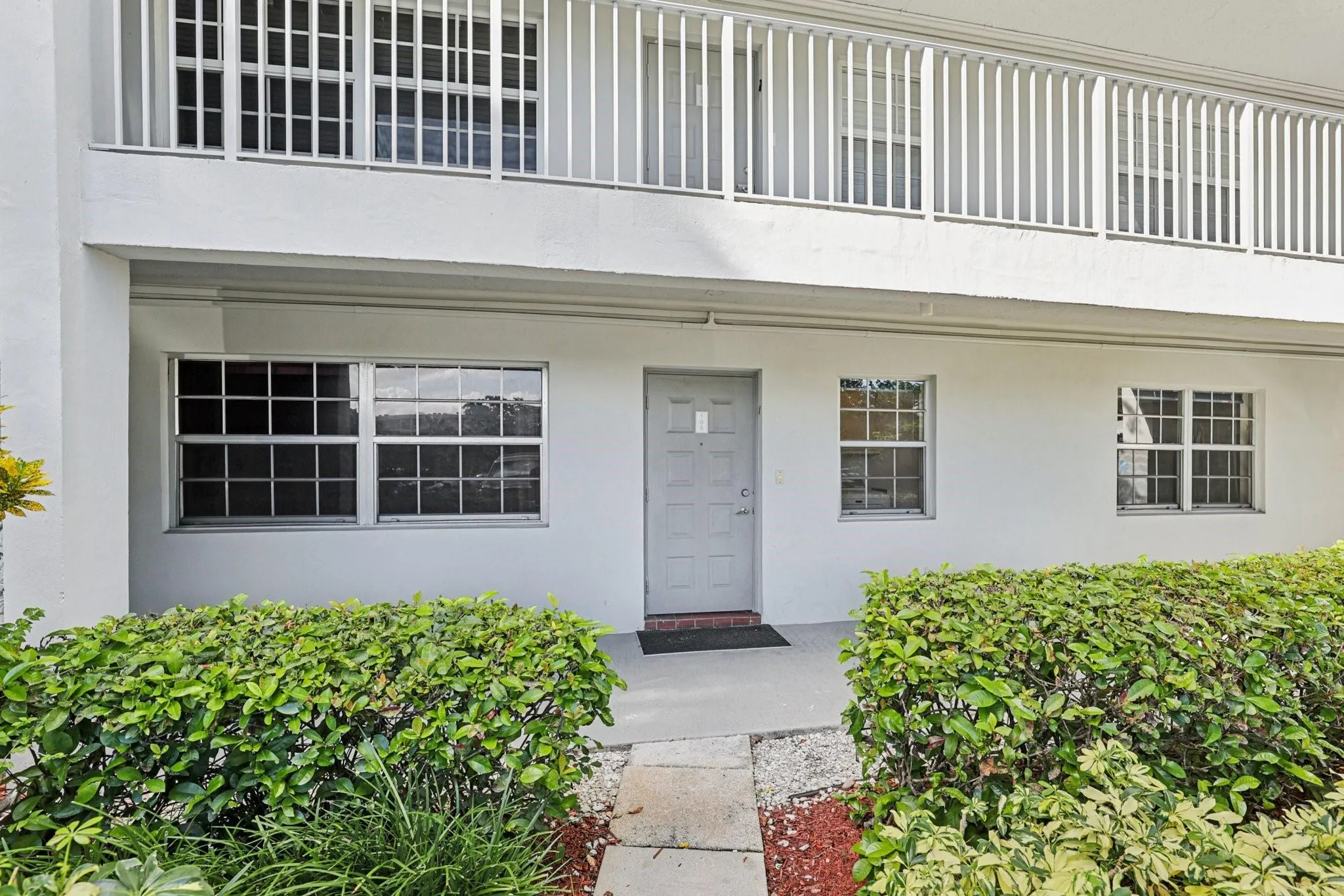 4015 W Palm Aire Drive, #106