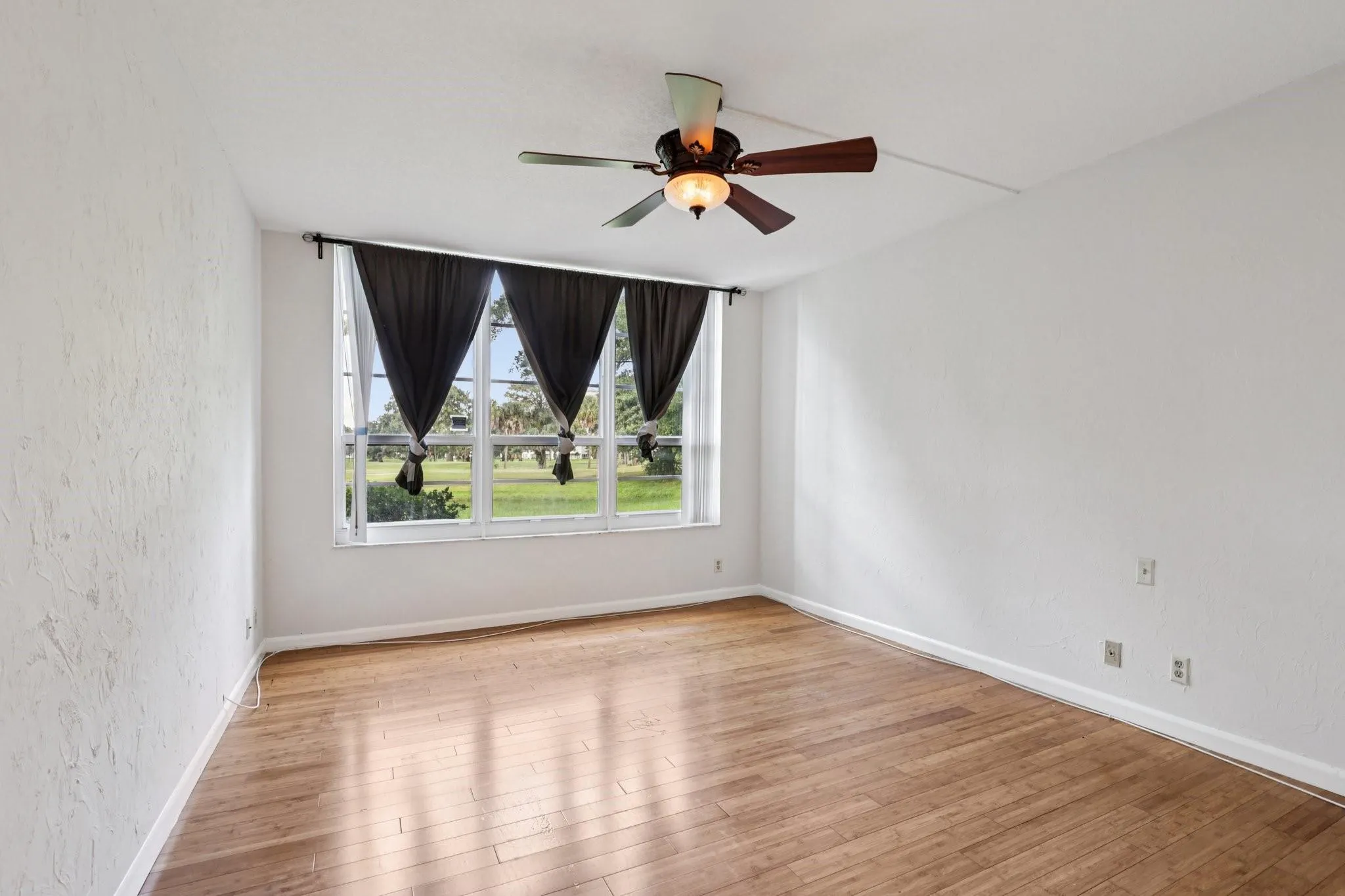 4015 W Palm Aire Drive, #106
