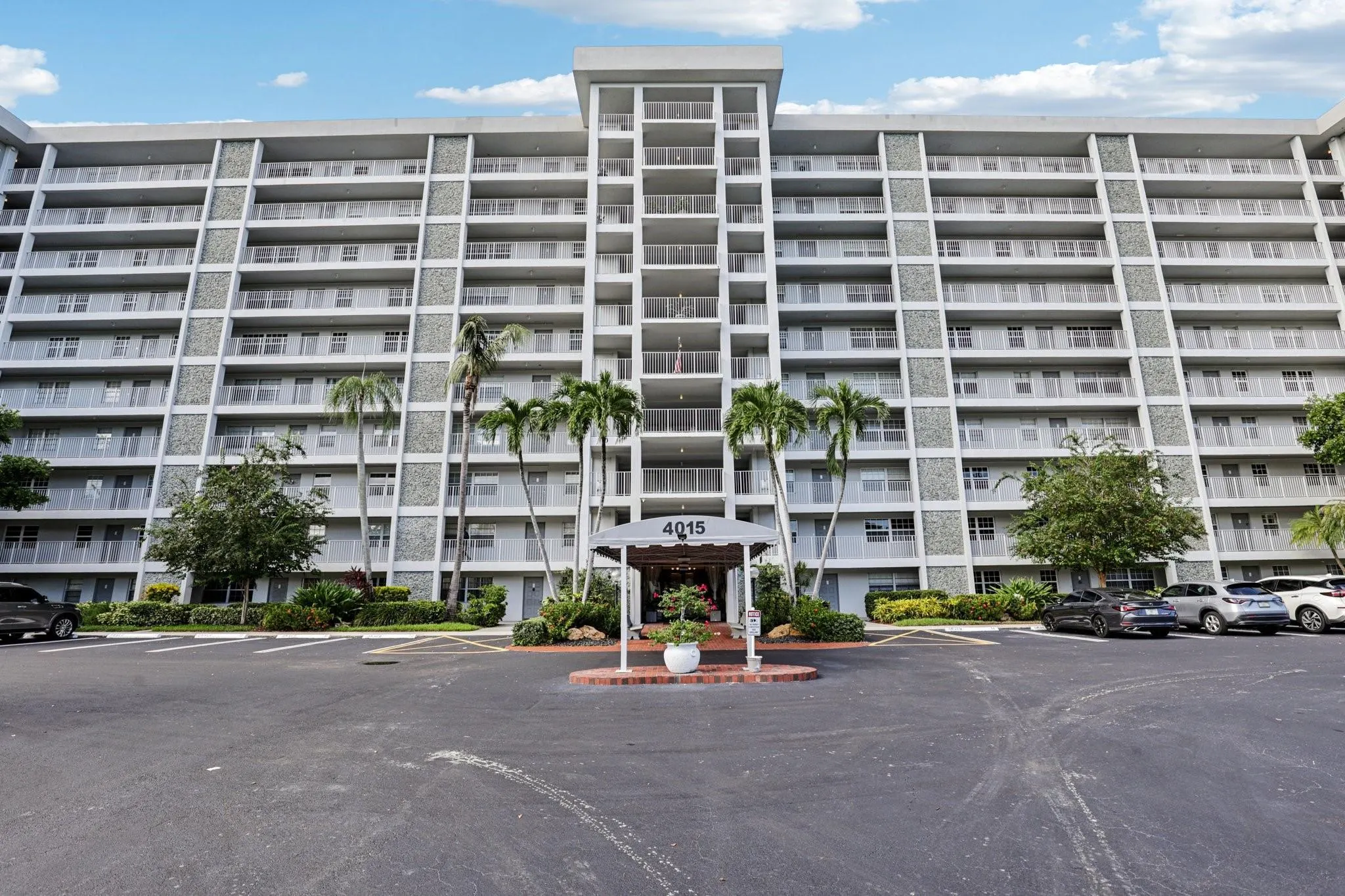 4015 W Palm Aire Drive, #106