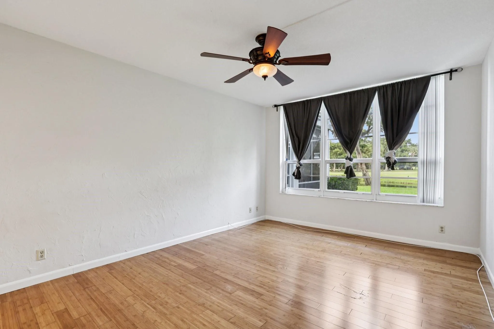 4015 W Palm Aire Drive, #106
