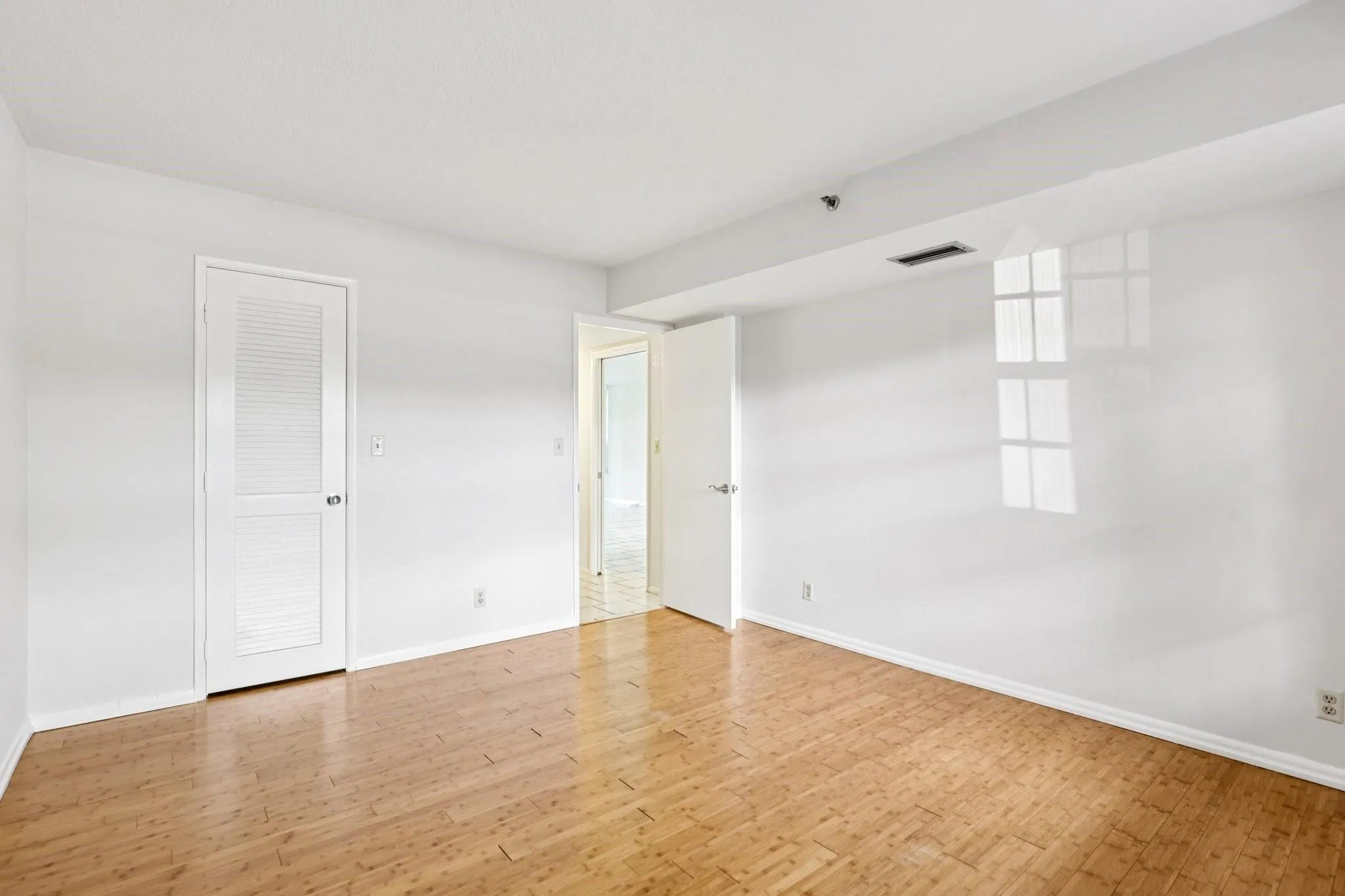 4015 W Palm Aire Drive, #106